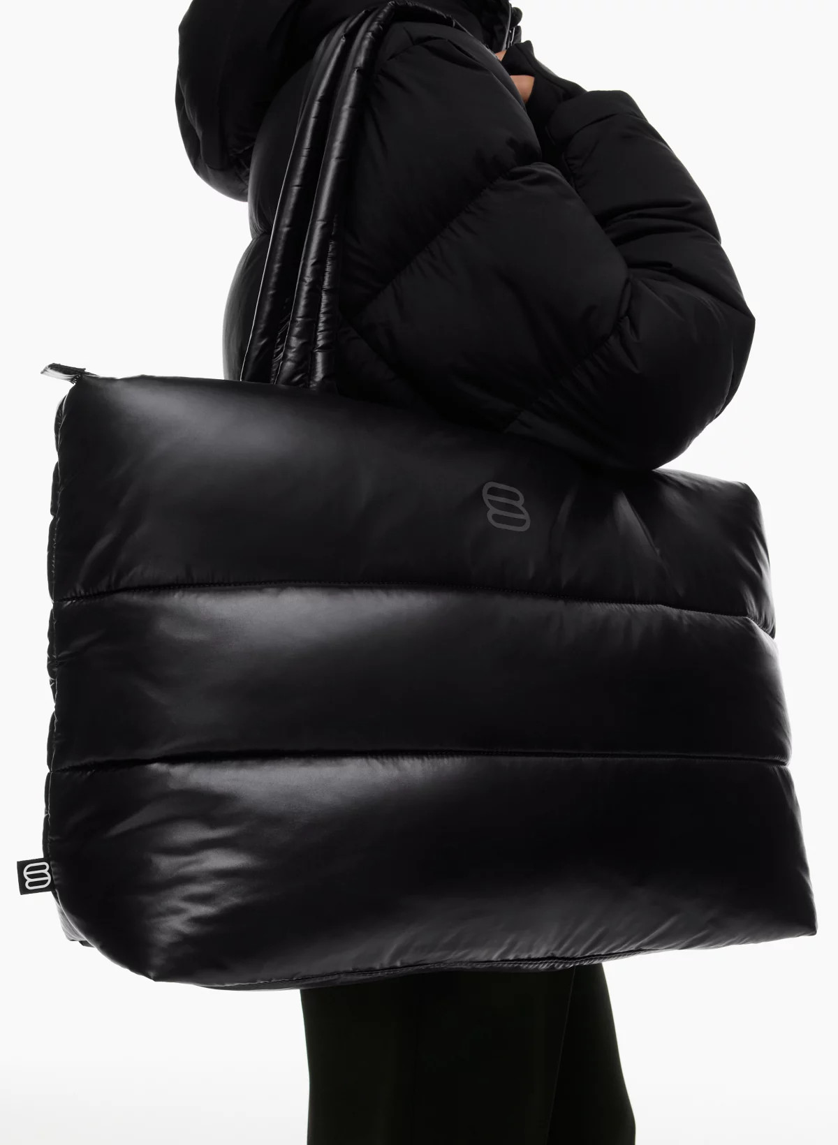 THE SUPER PUFF™ TOTE BAG | Aritzia