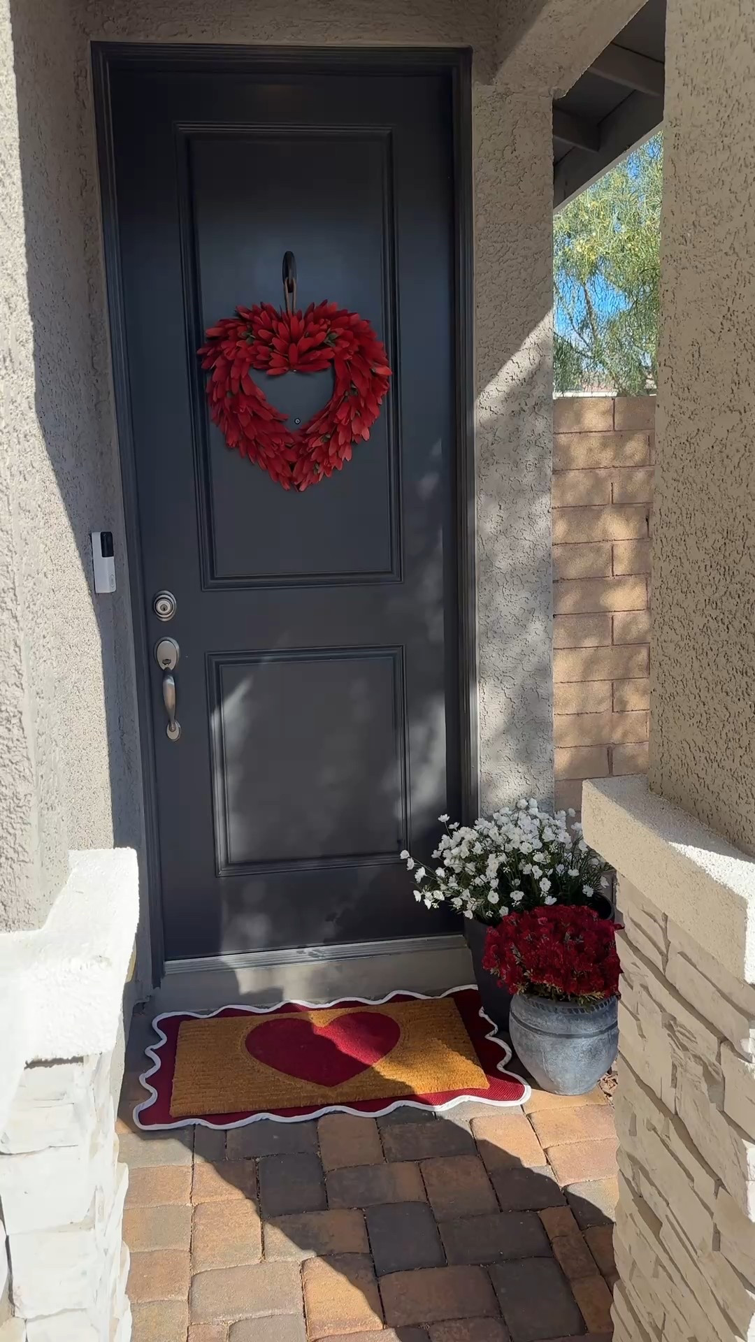 Valentines Day Front door ♥️

#LTKHome #LTKSeasonal