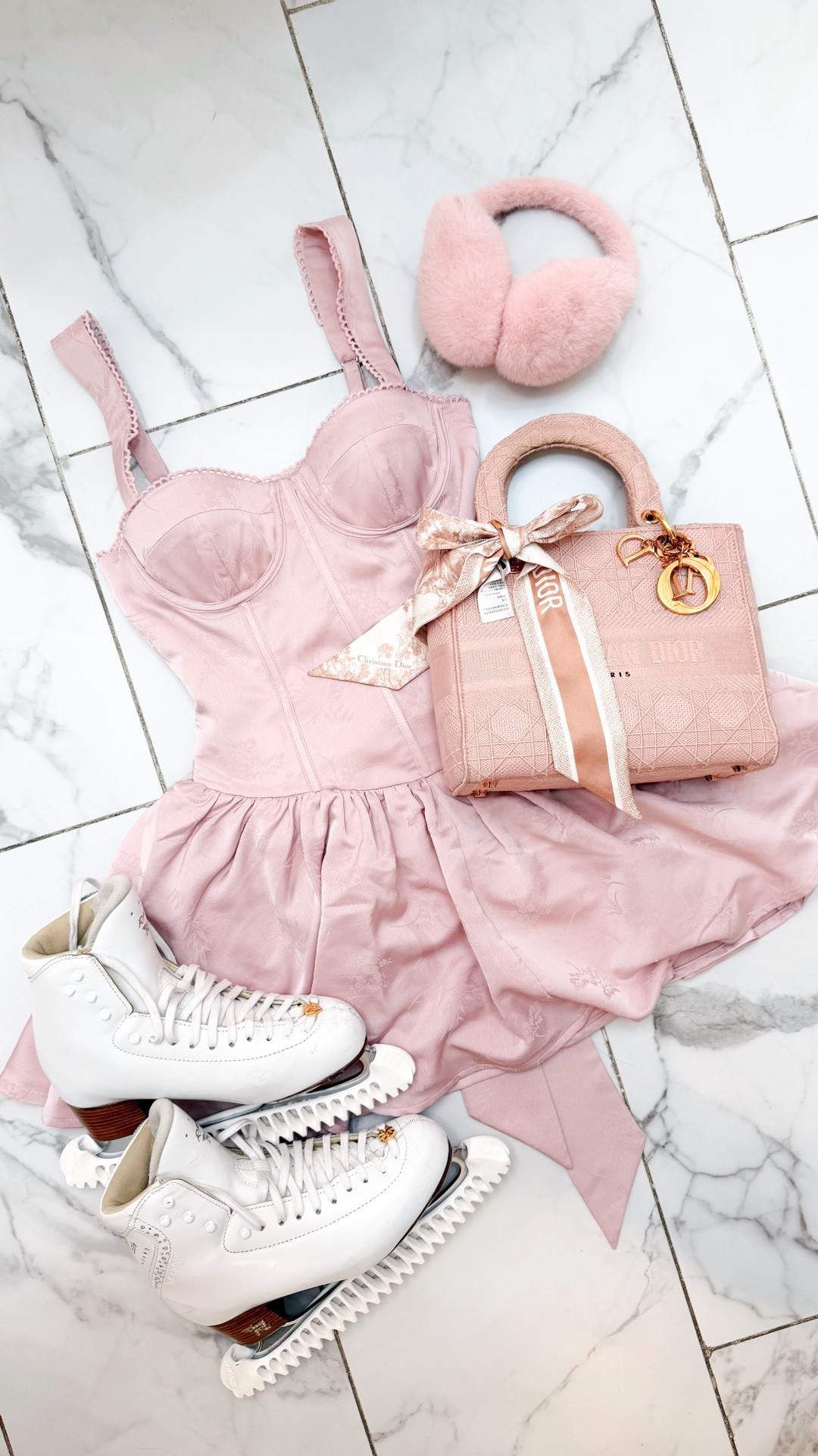 ice skating by day vs. night ⛸️🌞🌙 which one do you prefer? skating on a rooftop in LA felt extra magical, especially with these awesome drone shots 🎀

📍melrose alpine club - @melroserooftoptheatre at @eplosangeles west hollywood
📹 @b17cinema 
🎀 outfit by @hellomolly 

#visitweho #hellomolly #iceskating #thingstodoinla #figureskating

#LTKPetite #LTKHoliday #LTKActive