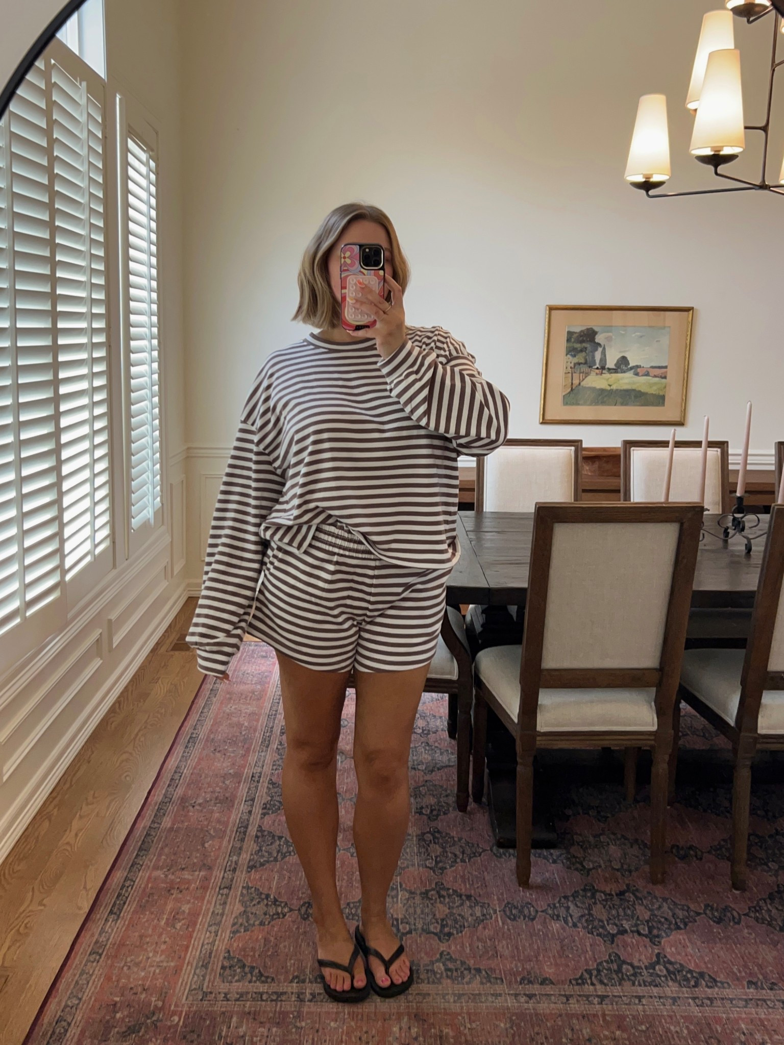 New daily drills! Wearing a M/L in the long sleeve it’s so lightweight and soft runs oversized! Size M/L in shorts I cuff once these are my favorite style they are stretchy and soft and so flattering 