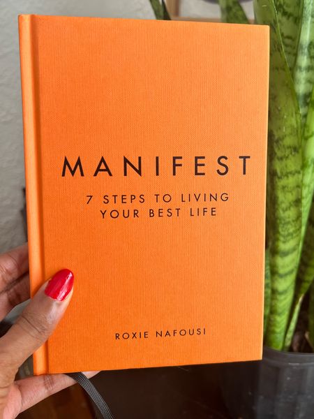 Book recommendation, Manifest: 7 Steps up Living Your Best Life by Roxie Nafousi 



#LTKfindsunder50 #LTKHoliday #LTKGiftGuide