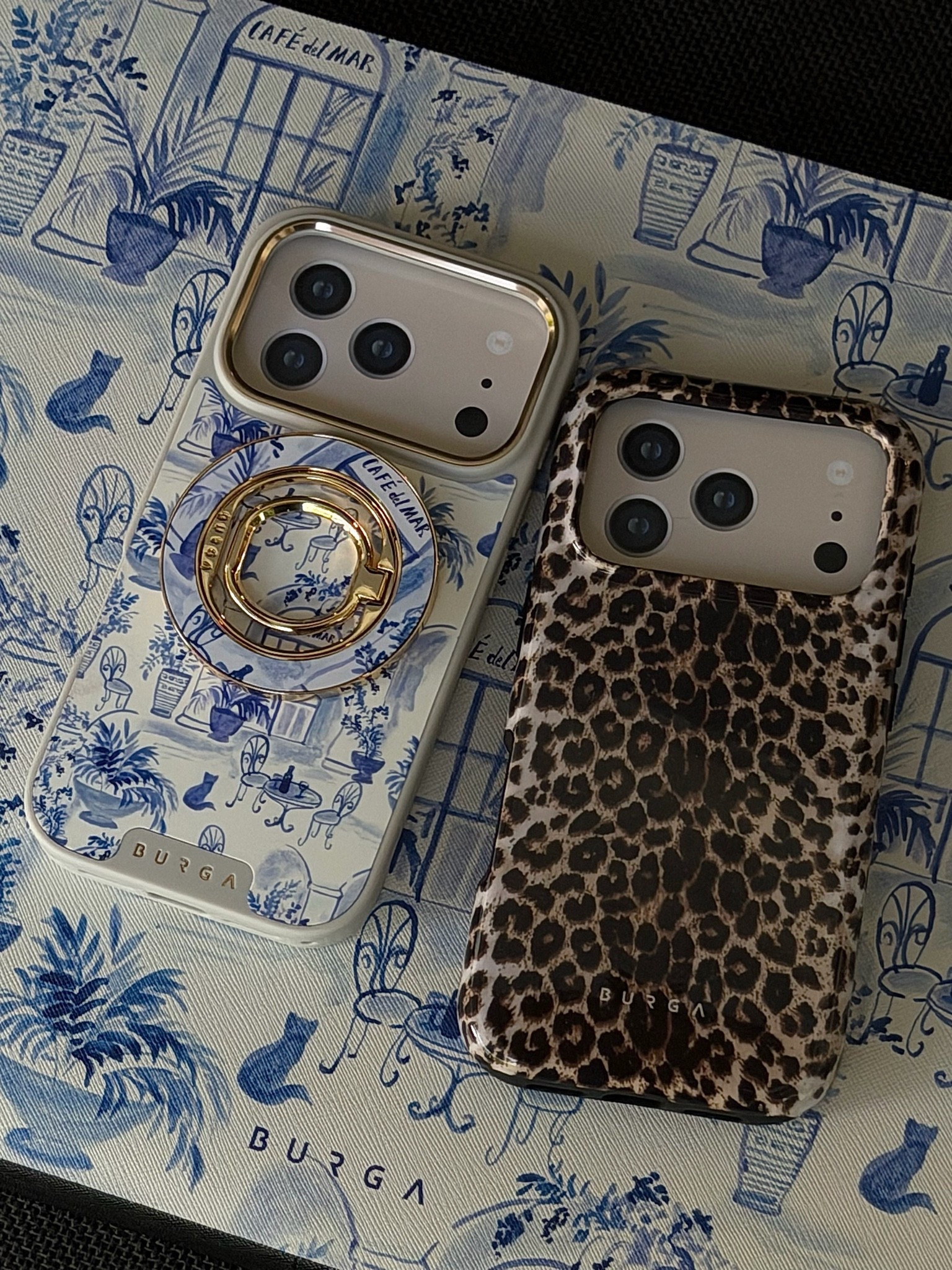 Leave it to @Burga to have the cutest phone cases ever!