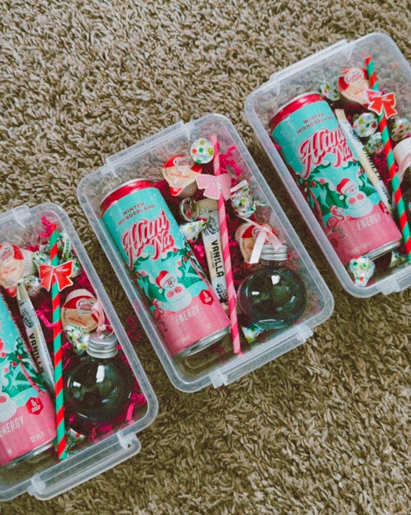 Here is the Winter Wonderland box put together! So fun and festive ❄️🎀🩵

#LTKSeasonal #LTKGiftGuide #LTKHoliday