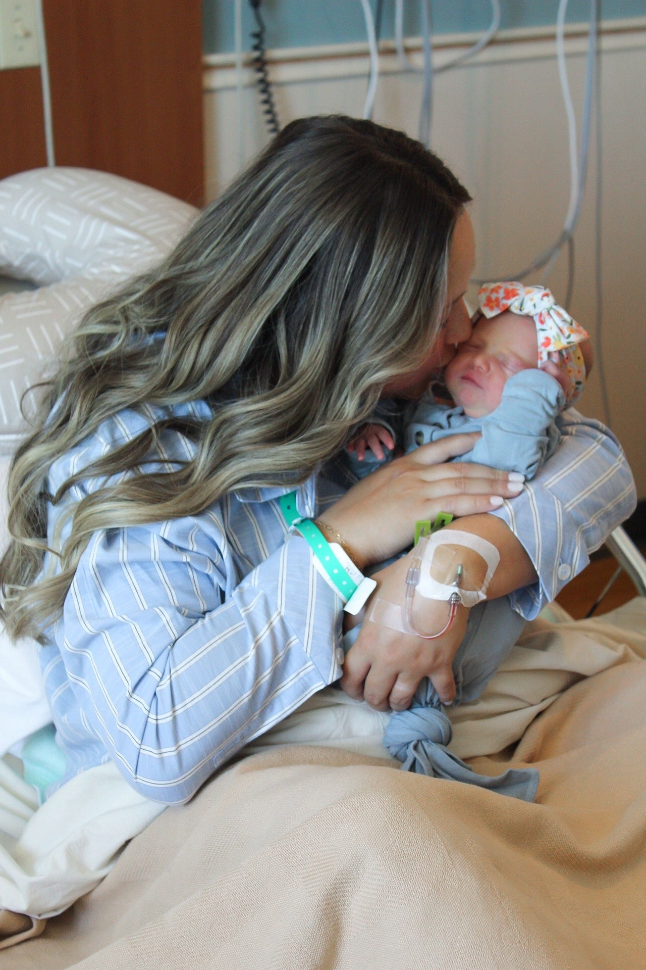 i wore this PJ set in the hospital postpartum and it was SO comfy!! and i loved that I was able to match with my daughter! 🤍 lou lou doesn’t have the exact color knotted gown anymore, but i linked the closest i could find! ✨i think the floral to match the headband would be adorable too!!✨

#LTKKids #LTKFamily #LTKBaby