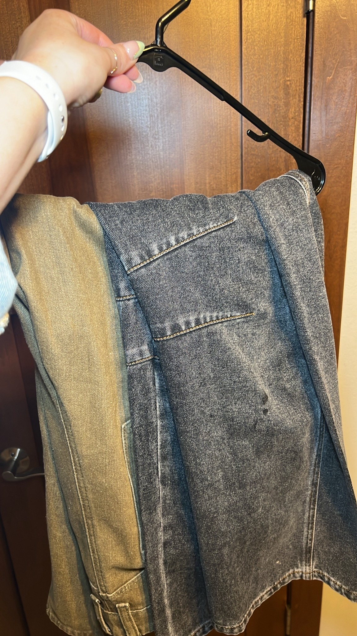 Favorite barrel jeans that I wear literally all the time is 30% off

#LTKSaleAlert #LTKootd #LTKmomlife