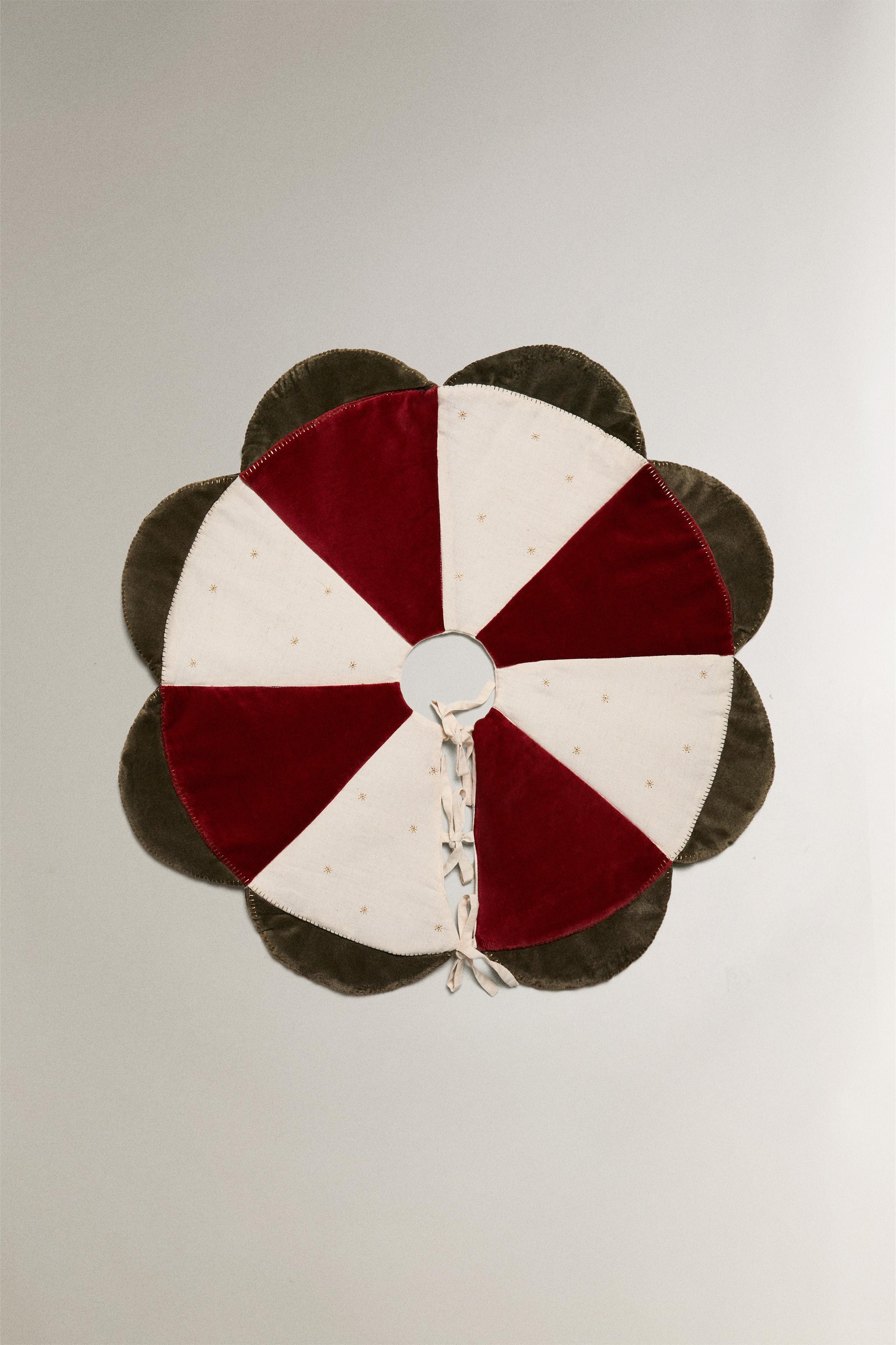 DECORATIVE VELVET CHRISTMAS TREE SKIRT | Zara US