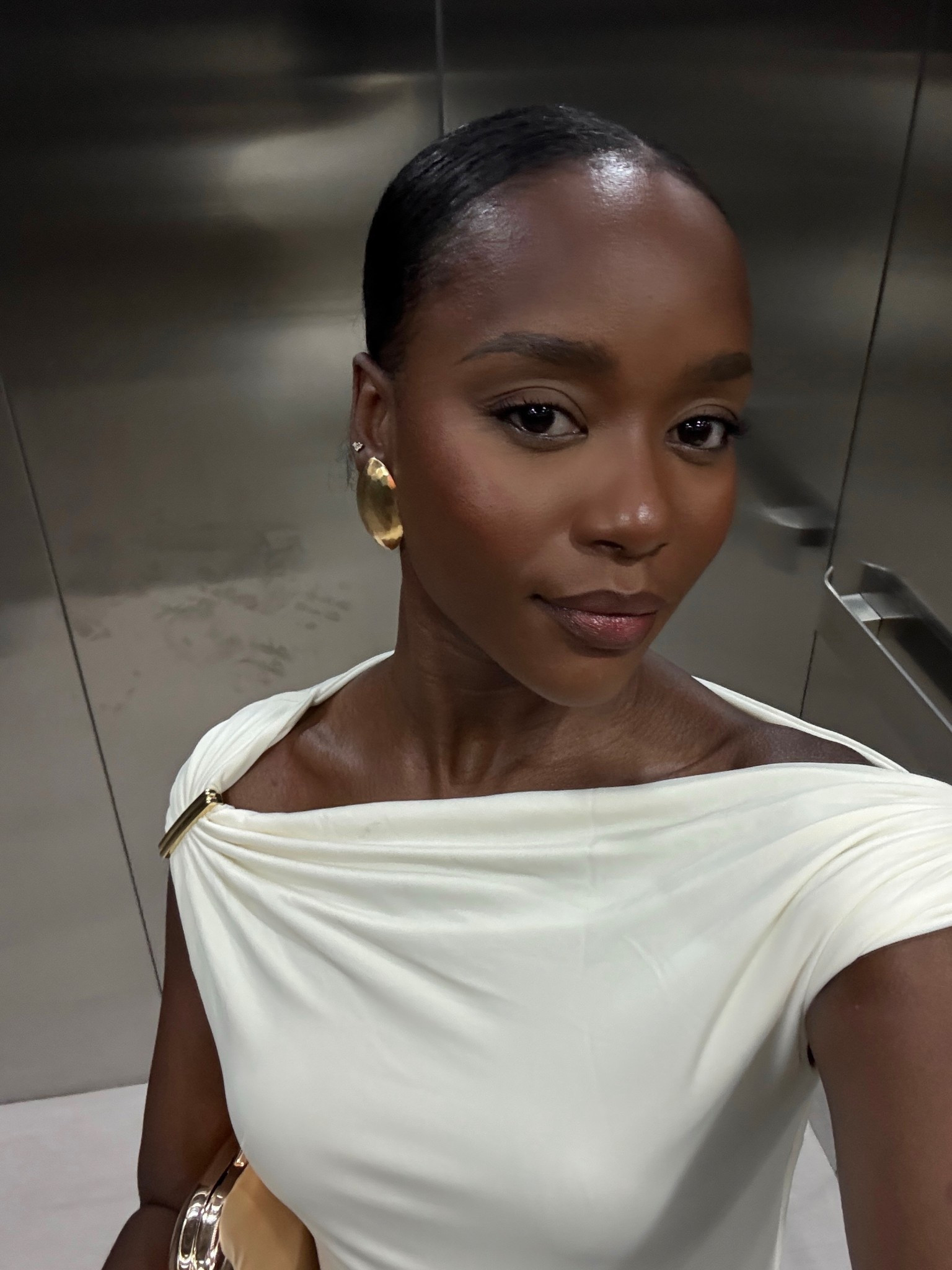 Gold earrings perfect for vacations 

#LTKspring #LTKsummer #LTKeurope