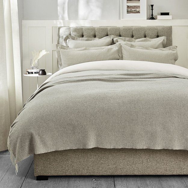 Luxury Wool-Cashmere Throw
    
            
    
    
    
    
    
    
            4 reviews
... | The White Company (UK)
