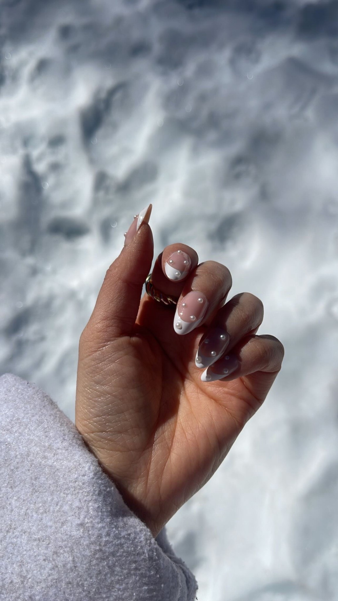 Pearl nails for the holidays 🤍