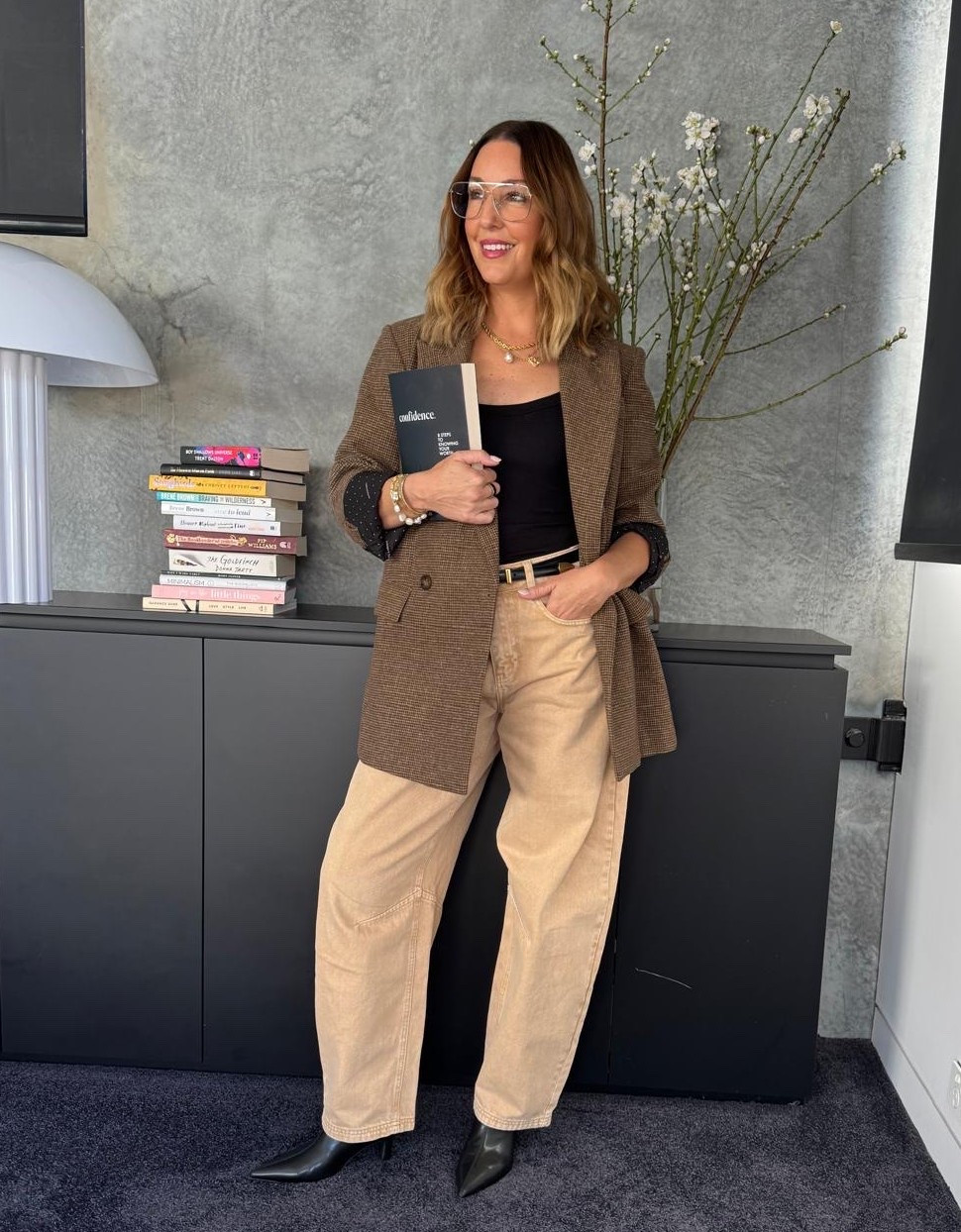The perfect blazer and barrel jeans pairing. 📖

#LTKaustralia #LTKstyletip