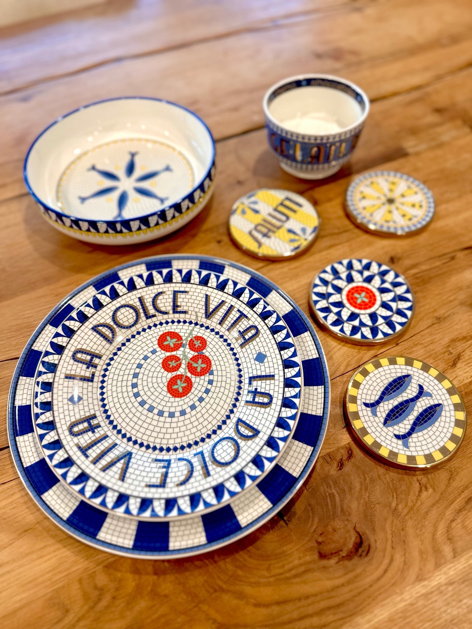 New in from Anthropologie 🍝🇮🇹

Obsessed with this Italy-inspired bistro collection — the cutest Italian dinnerware set, including pasta bowls, dessert plates, coasters, and gelato bowls ✨

If you love hosting, cozy dinners, or just want your kitchen to feel like a little trip to Italy… you need this 😭

Linking all my Anthro home finds, bistro collection pieces, and Italian-inspired kitchen decor 🍋🍷
#anthropologiehome #italianhome #dinnerwareset #hostinginspo #ltkhome #kitchendecor

#LTKHome #LTKSeasonal #homedecor #summerdinnerware #ladolcevita @Anthropologie