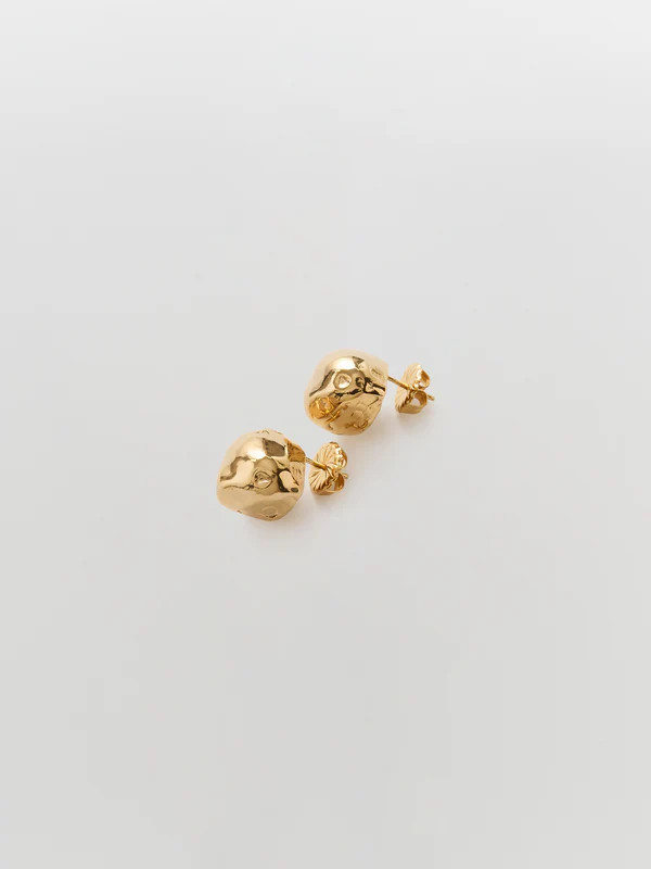 released from love cast pearl gold studs | Bassike