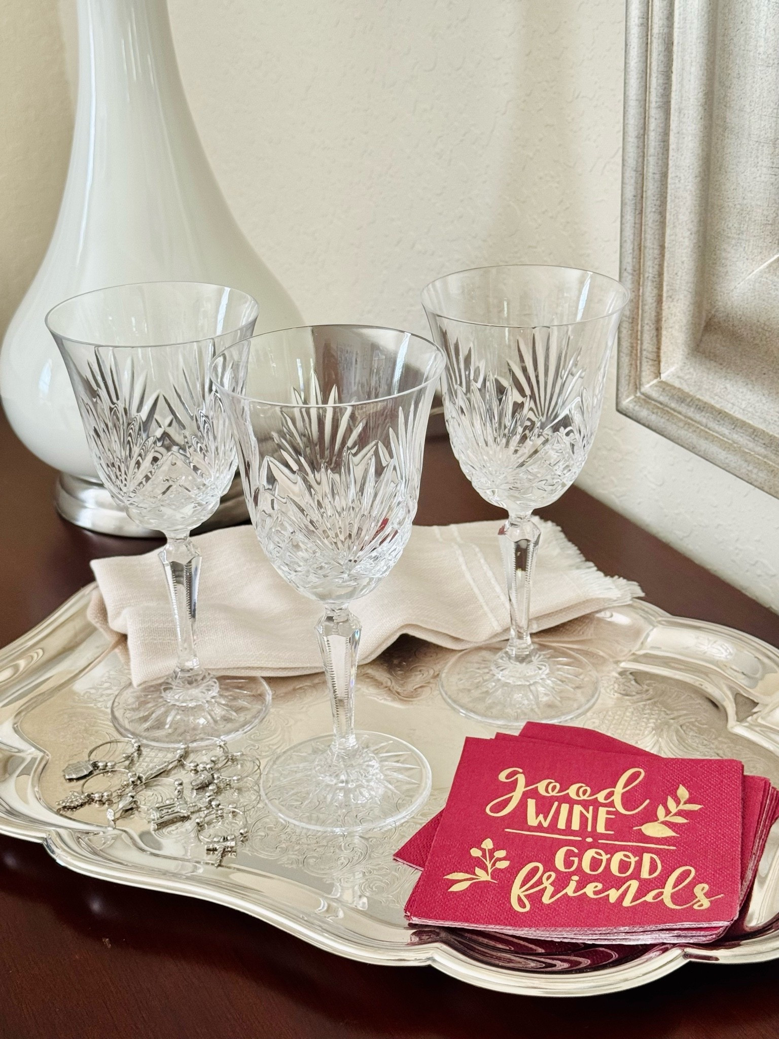 Fun cocktail napkins for fall!♥️

Fall Hosting & Entertaining | Party Essentials | Amazon Home

#LTKHome #LTKSeasonal