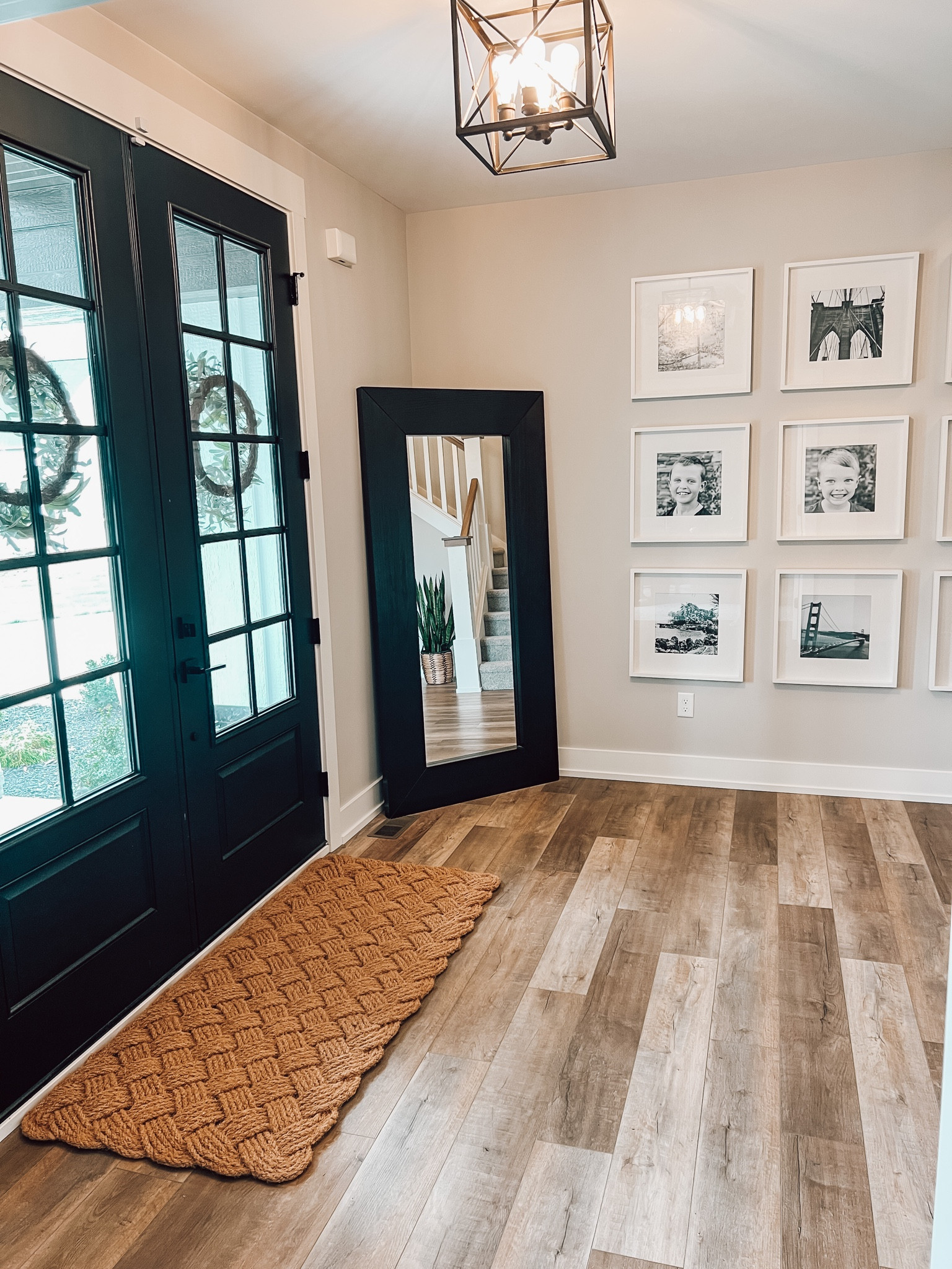 New front door rug bringing a little nautical feel in!

Home decor, Serena and Lily, modern farmhouse 

#LTKFind #LTKhome