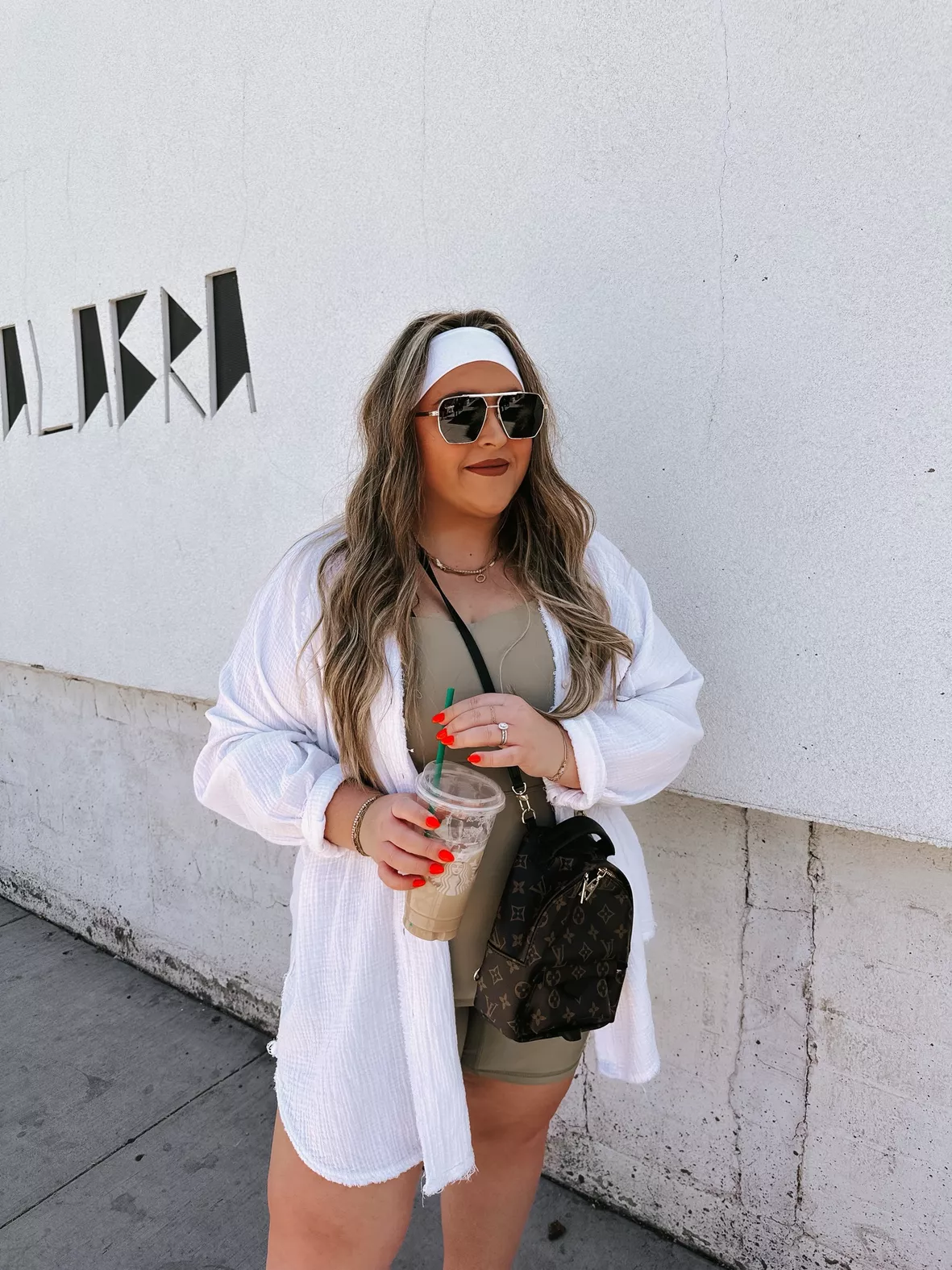 Plus Size Neutral Summer Outfits
