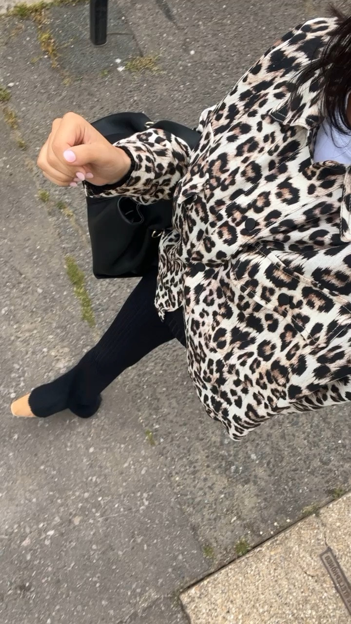 Smart bag with a wild shirt/jacket 

#LTKbag #LTKworkwear #LTKstyletip