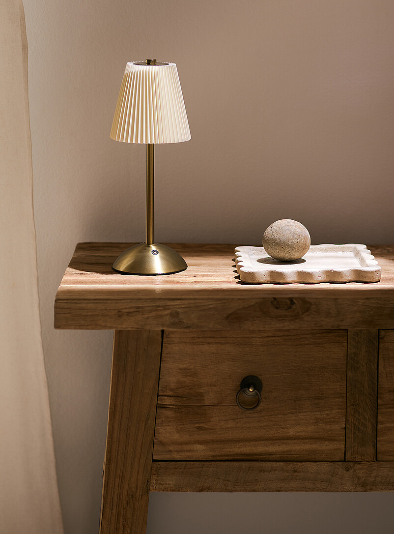 Rechargeable touch lamp with pleated shade | Simons