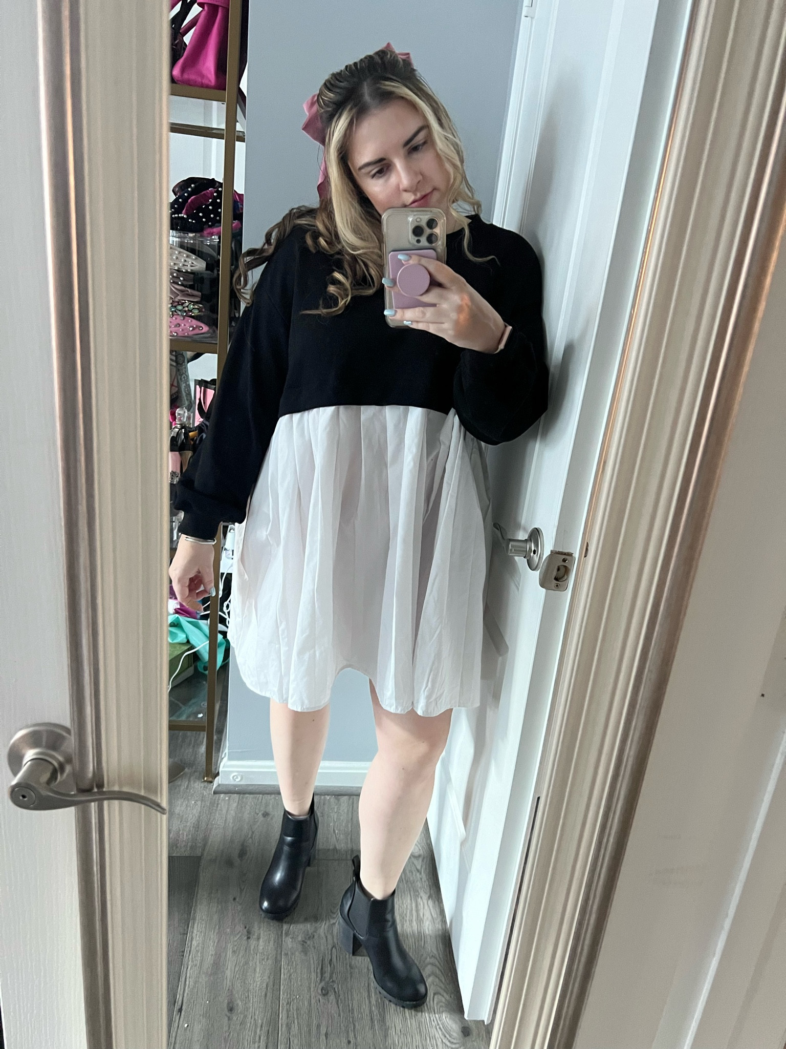 Cute Winter Outfit

Midsize Outfit, black boots, chunky boots, free people dupe, hair bow 

#LTKSeasonal #LTKstyletip #LTKmidsize