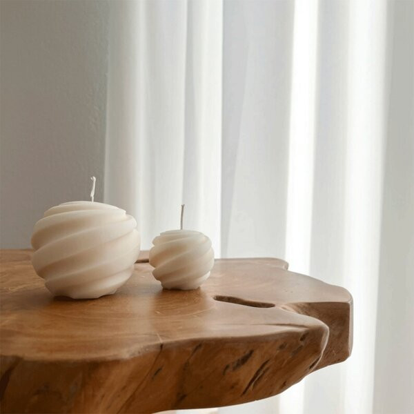 Niki Candle - Gedrehte Kugelkerze aus Rapswachs | Avocadostore | Avocadostore DE