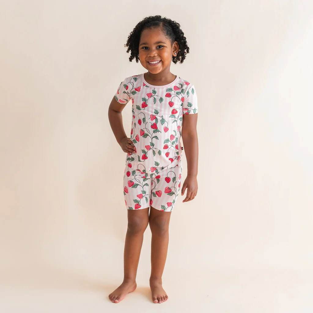 Short Sleeve Pajamas in Strawberry Fields | Kyte Baby