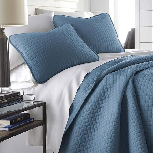 Southshore Fine Living, Inc. Twin Size Quilt Set, Soft Microfiber Bedspread, Stain & Pet Hair Resistant Bedding, XL Twin Quilt Coverlet with Pillow Sham, Coronet Blue | Amazon (US)