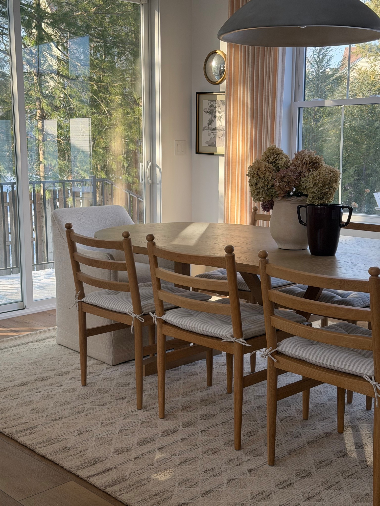 Dining room links

#LTKstorytime #LTKdayinmylife #LTKHome