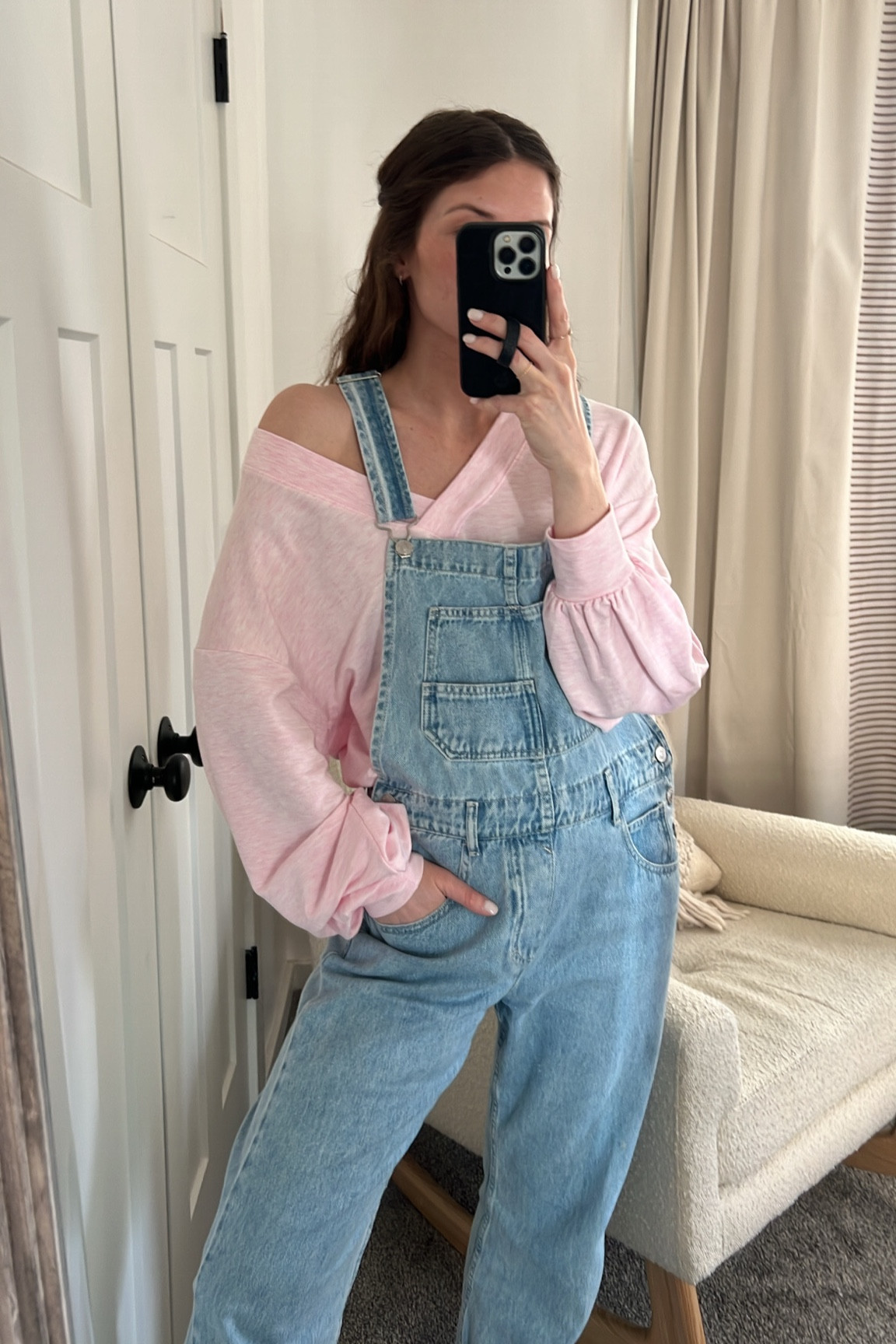 BRANDY25 for 25% off, love how this top fits, pulled off the shoulder for a different look & it’s so soft 
Wearing a small 

Casual spring outfit 



#LTKSeasonal