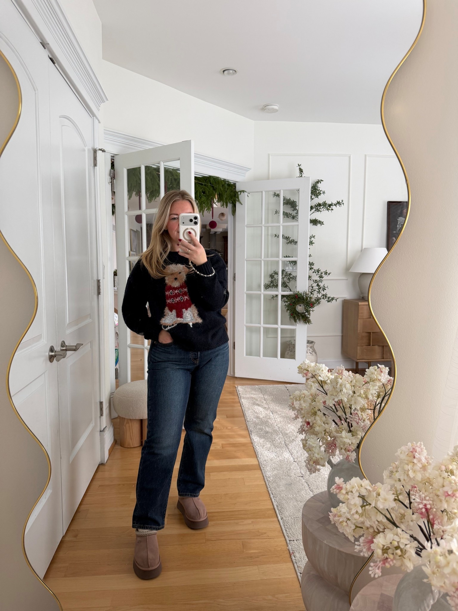 Casual outfit of the day! Cutest bear sweater, my favorite Levi’s jeans and Uggs for the win! 



#LTKgrwm #LTKootd #LTKGiftGuide