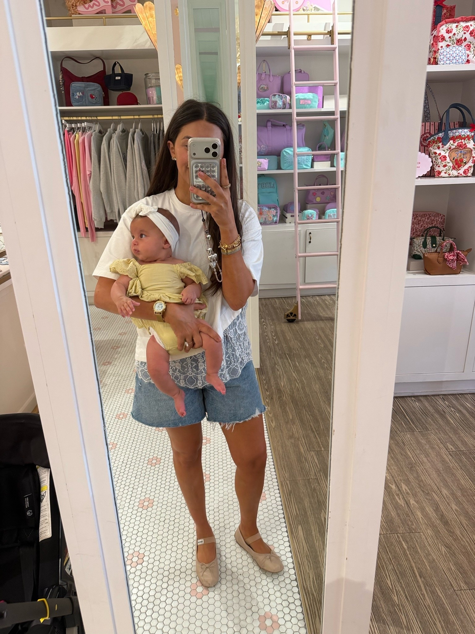 Another way to style this Amazon tee! 
Top: L 
Shorts: 29 

Dressupbuttercup.com #dressupbuttercup #dederaad

#LTKootd #LTKmomlife #LTKgrwm