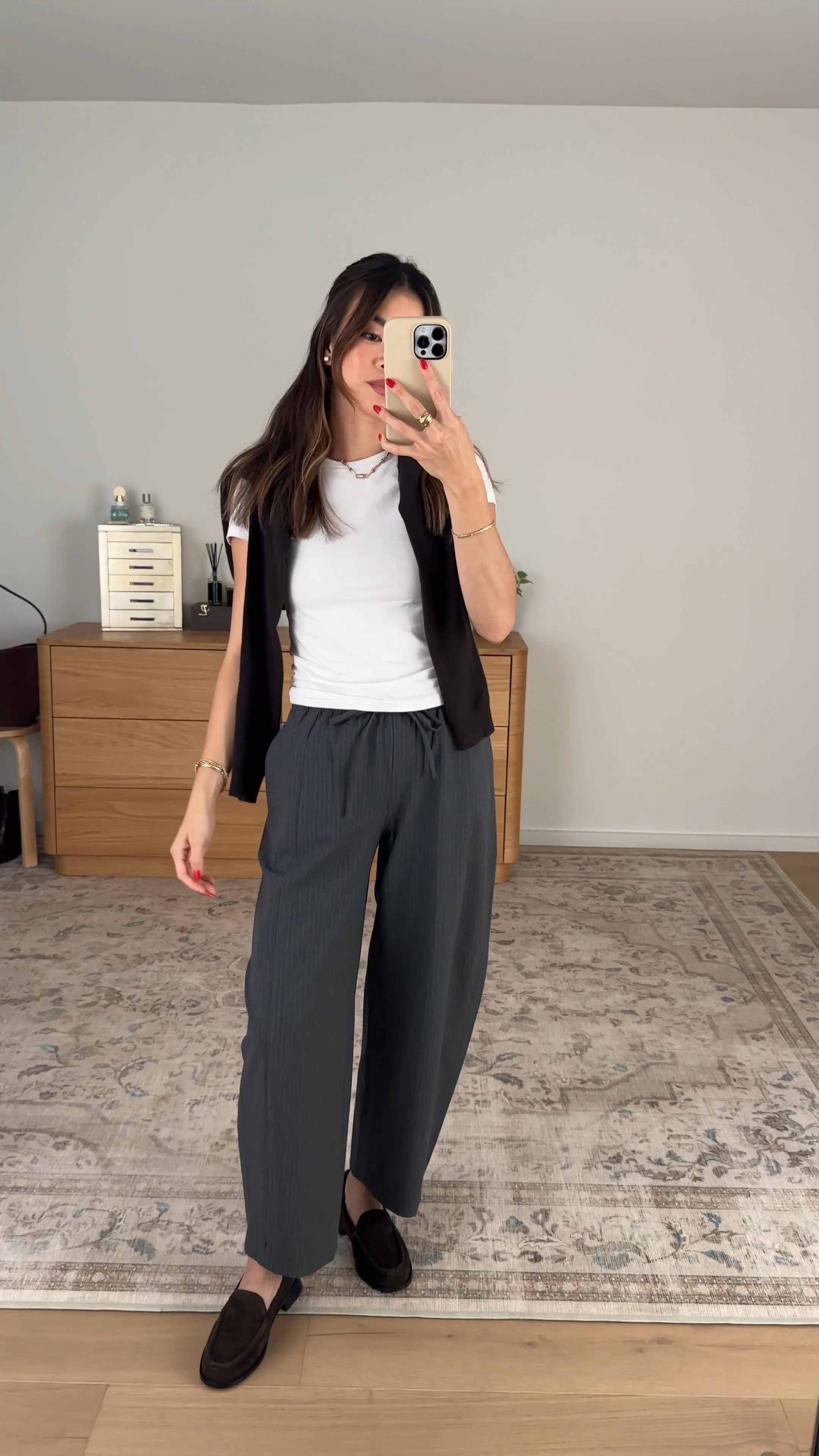 Are you looking for an everyday white tee? This one from @Aritzia is so flattering!

Sizing info: 
-Aritzia HomeStretch Rib Tune T-Shirt (Size XS in white) 
-Aritzia Bare Cashmere Foundation Cardigan (Size XS in Cacao Nib Brown)
-Aritzia Commentary Pant (Size 2XS in Hthr Chrcl/Nmd Tup) 

Aritzia Fall New Arrivals, Aritzia Sweaters, Aritzia best sellers, best pieces from Aritzia for petite, what pants from Aritzia will fit if youre petite, Petite style guide, how to dress if you’re petite, Petite style, petite fashion, mom outfit, mom style, petite pants, petite outfit ideas, petite outfits, best pants for petite, Fall style, Fall outfits, vacation outfits, Aritzia try on,

#LTKootd #LTKSeasonal #LTKPetite