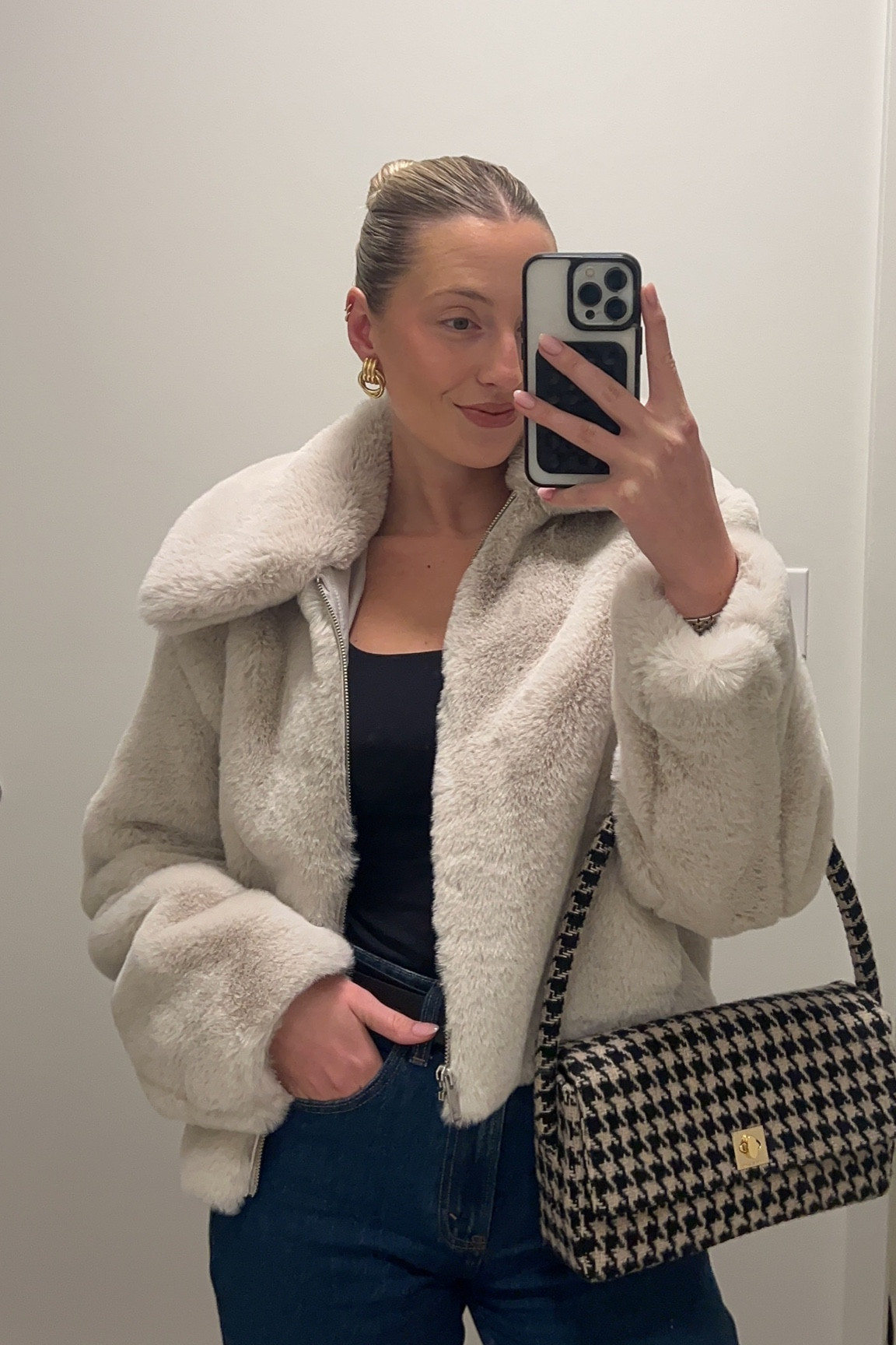 The fur coat is the moment🤭🤎 #gap #aritzia #abercrombie 

#LTKStyleTip #LTKFindsUnder50 #LTKFindsUnder100