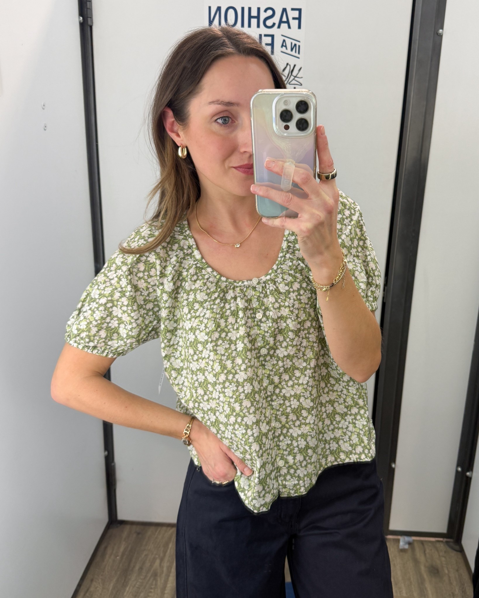 If you’re looking for a cute lightweight blouse, this is it! It also looks adorable tucked in and comes in a few solid colors. Wearing an XS. ￼