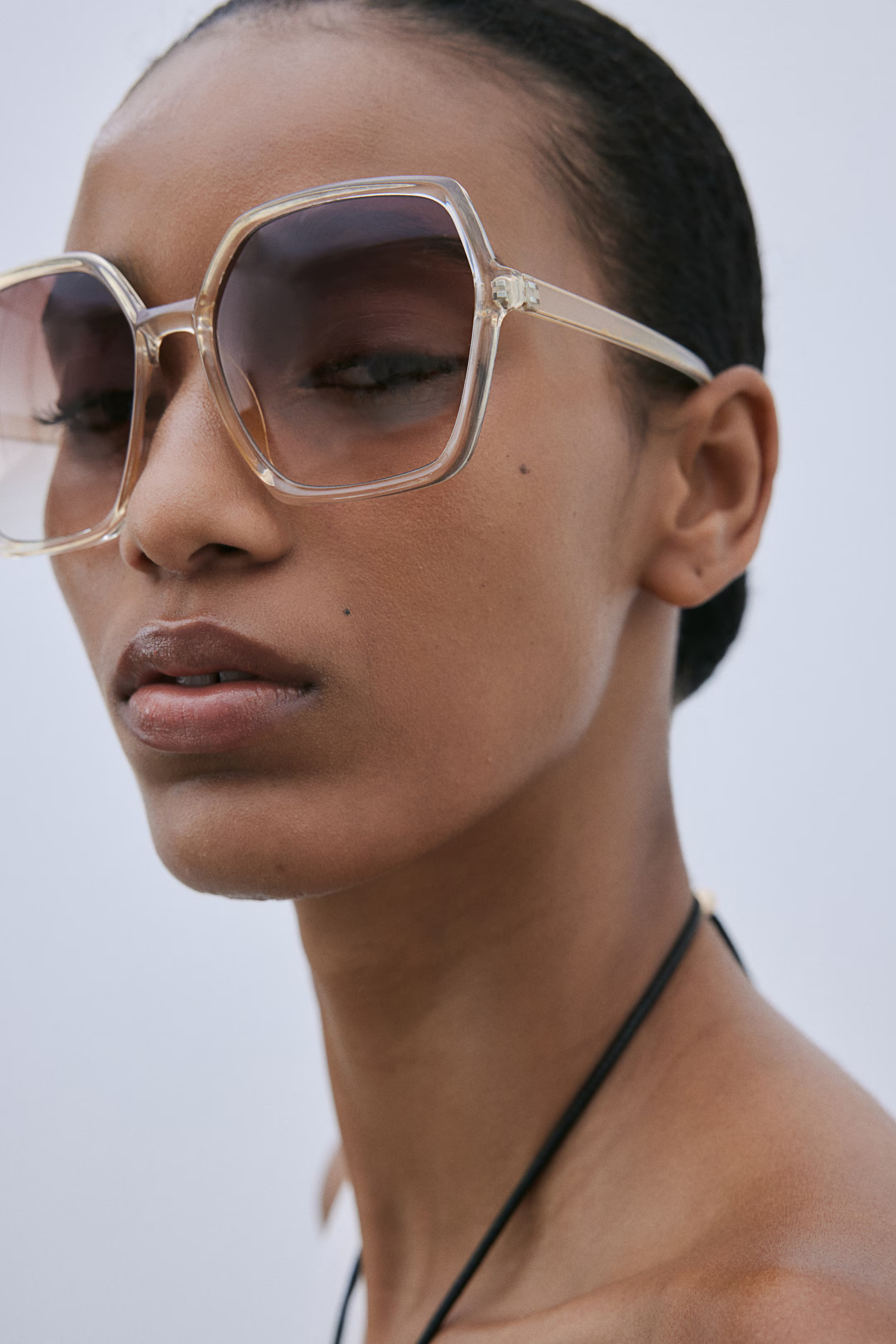 Square sunglasses - Light beige - Ladies | H&M GB | H&M (UK, MY, IN, SG, PH, TW, HK)