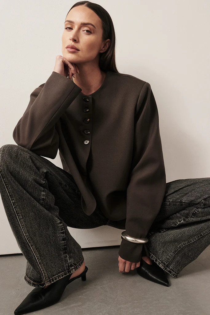 RYAN BITTER CHOC CROPPED BLAZER | DISSH