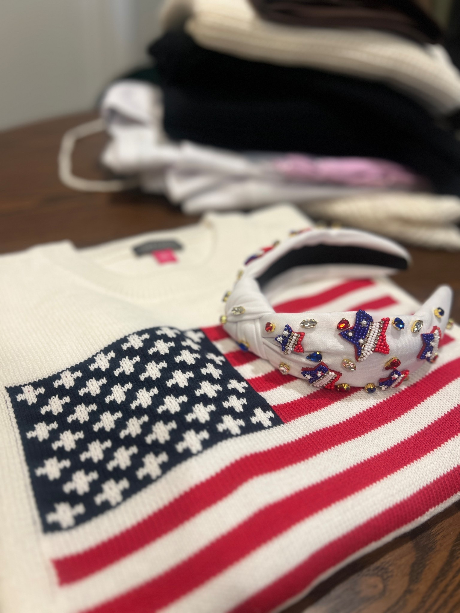 what i’m packing for 4th of july outfits in vail! 🇺🇸

sweater is oversized. i ordered XS and it has some room. 25% off and one of the best prices i’ve seen on the flag sweaters.

#LTKSeasonal #LTKTravel