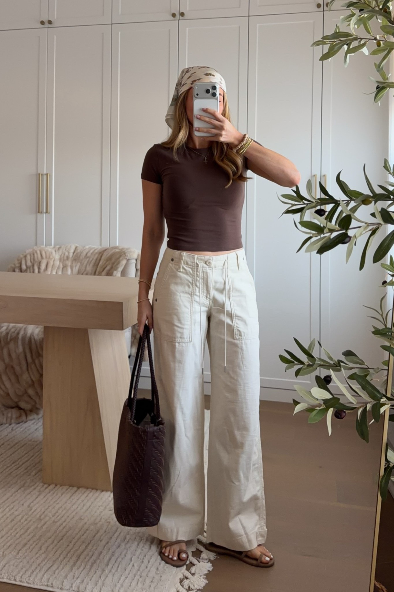 tee: xs // pants: 24 regular — fit to take lucy to the aquarium! easy, comfy & cute! code: AFLTK