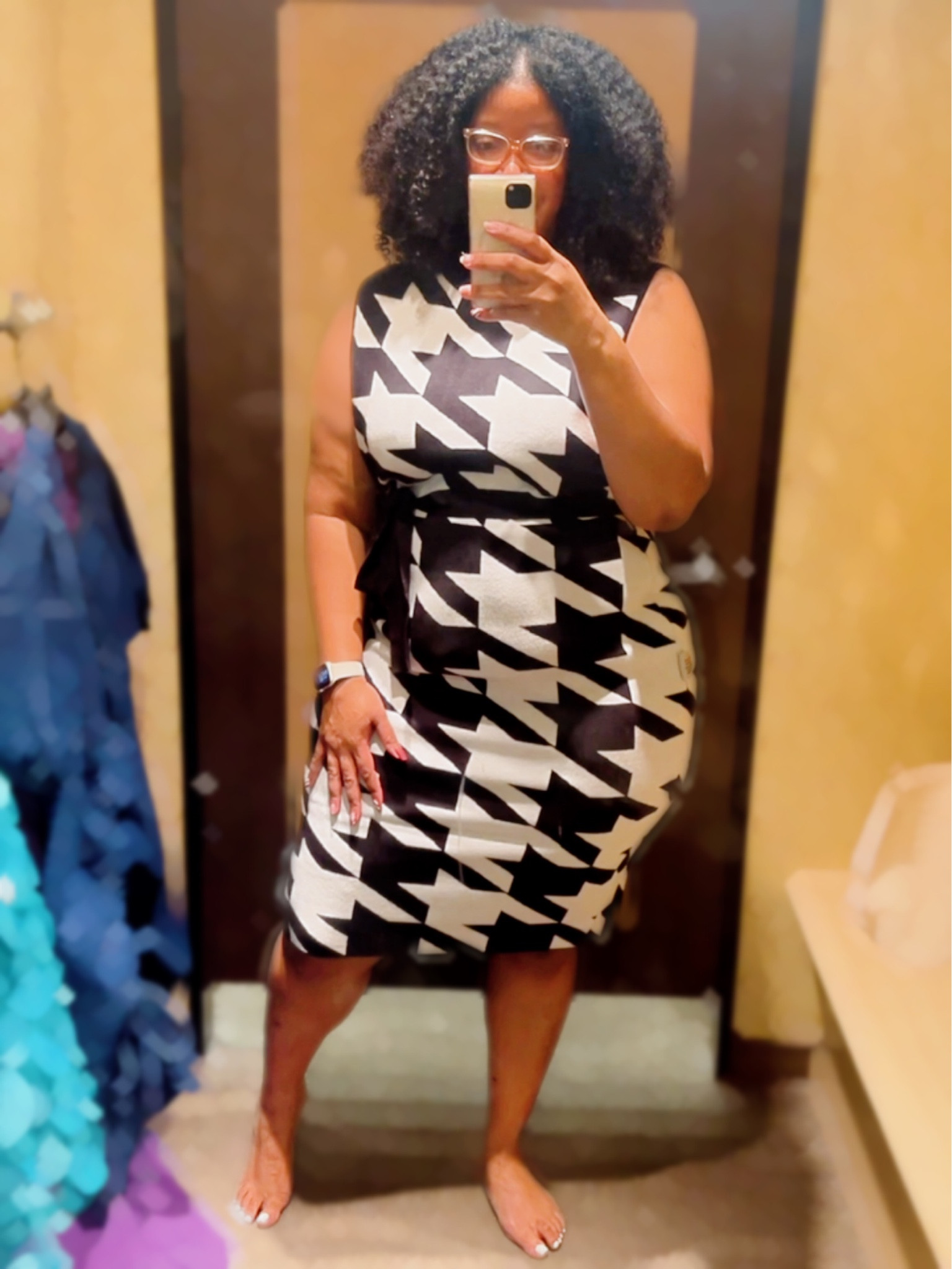 This houndstooth sweater dress hugged my curves just right! I love it!

#LTKfindsunder50 #LTKplussize #LTKover40