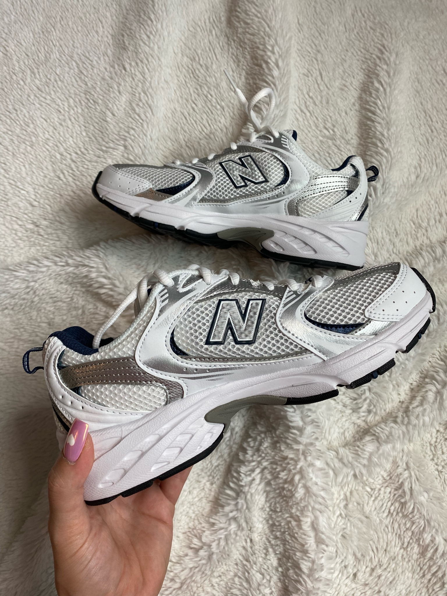 new balance 530 




#LTKstyletip #LTKshoecrush #LTKMostLoved