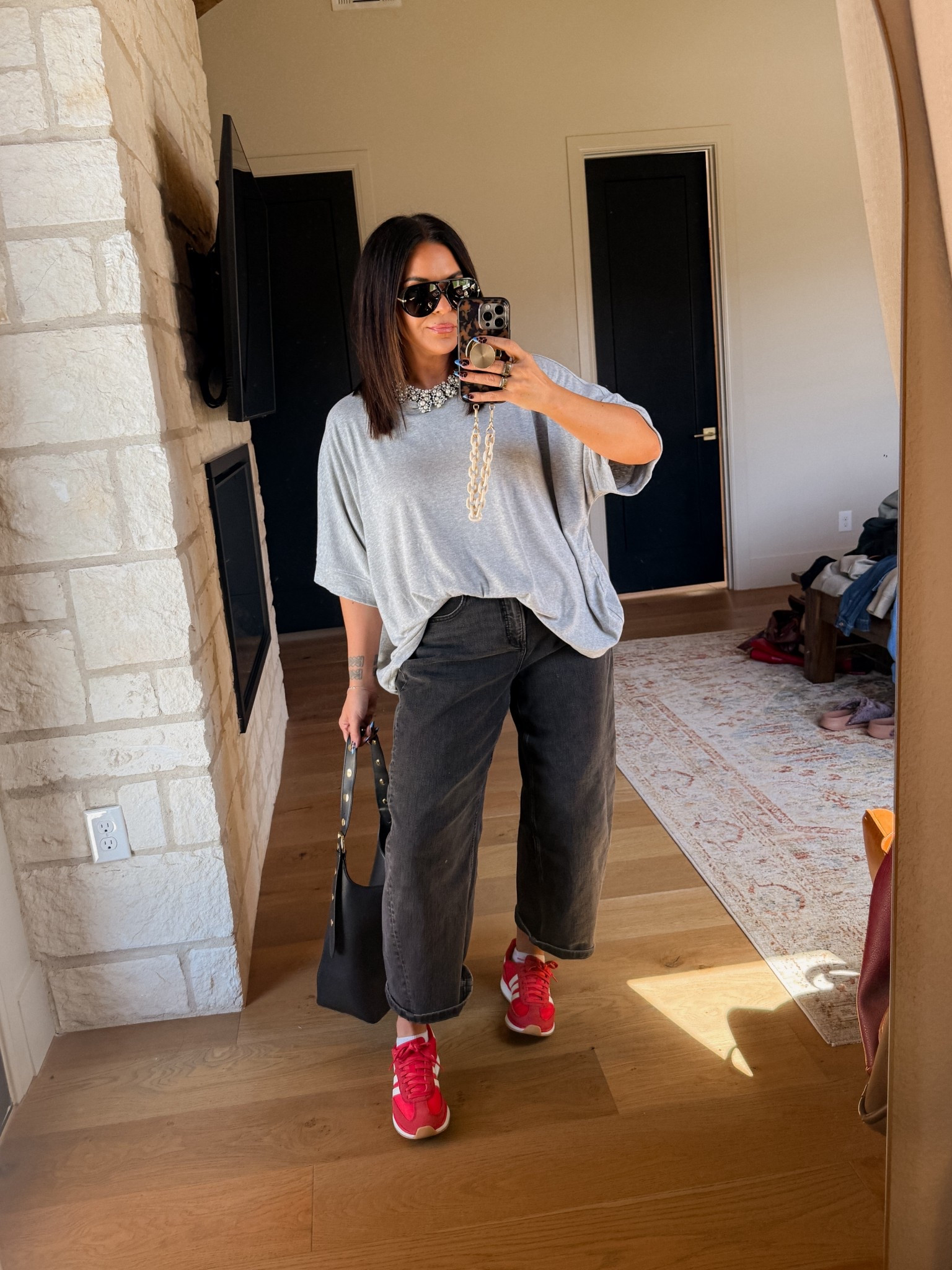 My favorite tee and a dang good pair of jeans. 😮‍💨
Boxy tee: XL
Jeans: XL
Sneakers: TT

#LTKStyleTip #LTKMidsize #LTKFindsUnder100