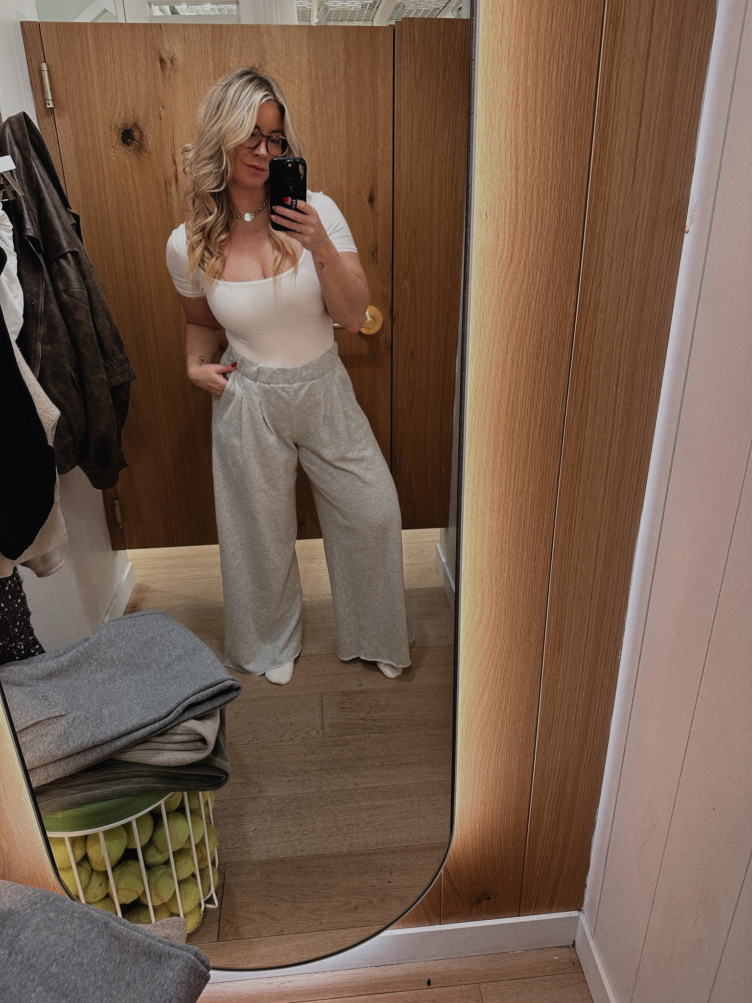 Aerie try on, haul, wide leg trousers, loungewear 

#LTKFindsUnder50 #LTKGiftGuide #LTKSaleAlert