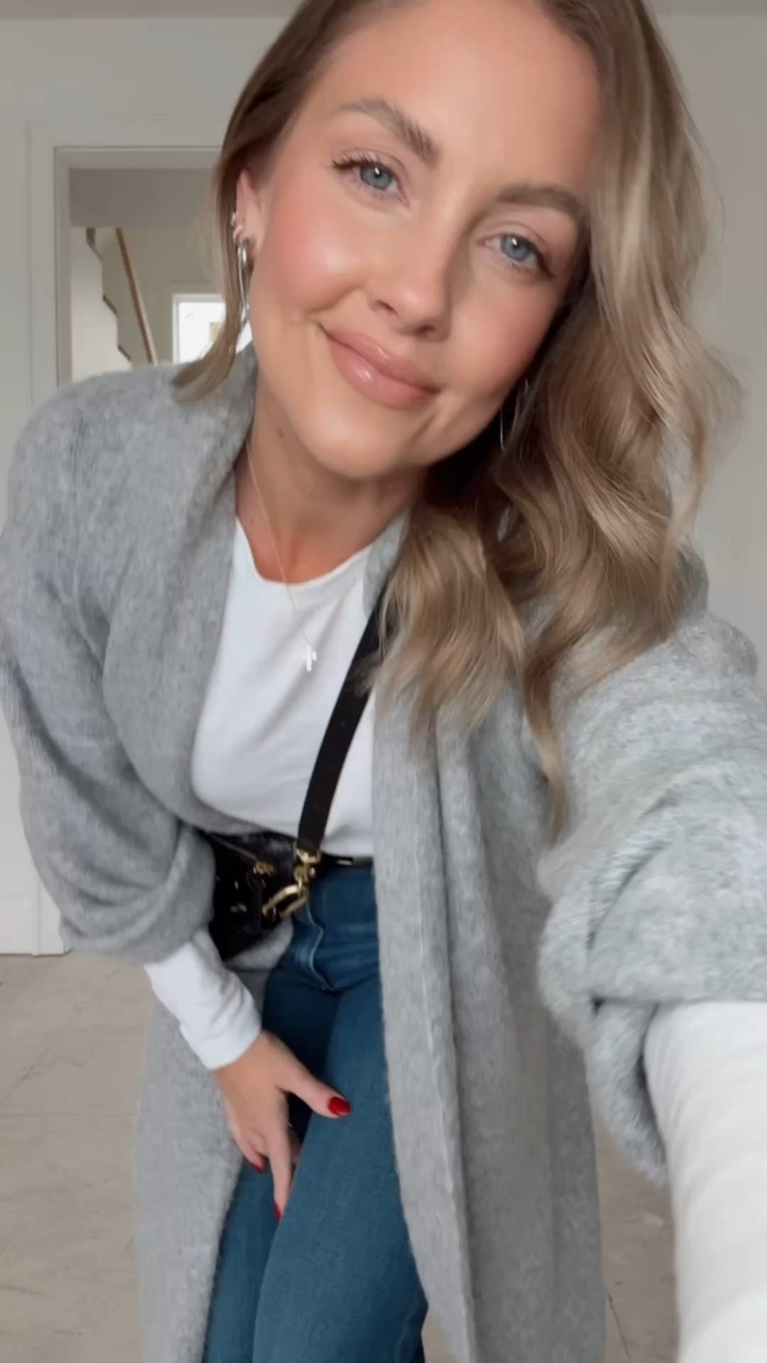 Small Amazon cardigan / XS long sleeve tee / 25 jeans (true to size) ❤️

#LTKPetite #LTKFindsUnder50 #LTKootd