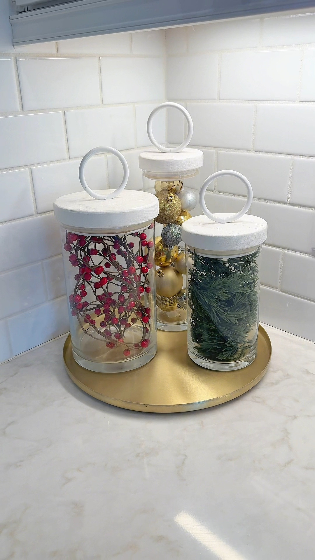 Easy Christmas decor for your kitchen!


#LTKHome #LTKHoliday