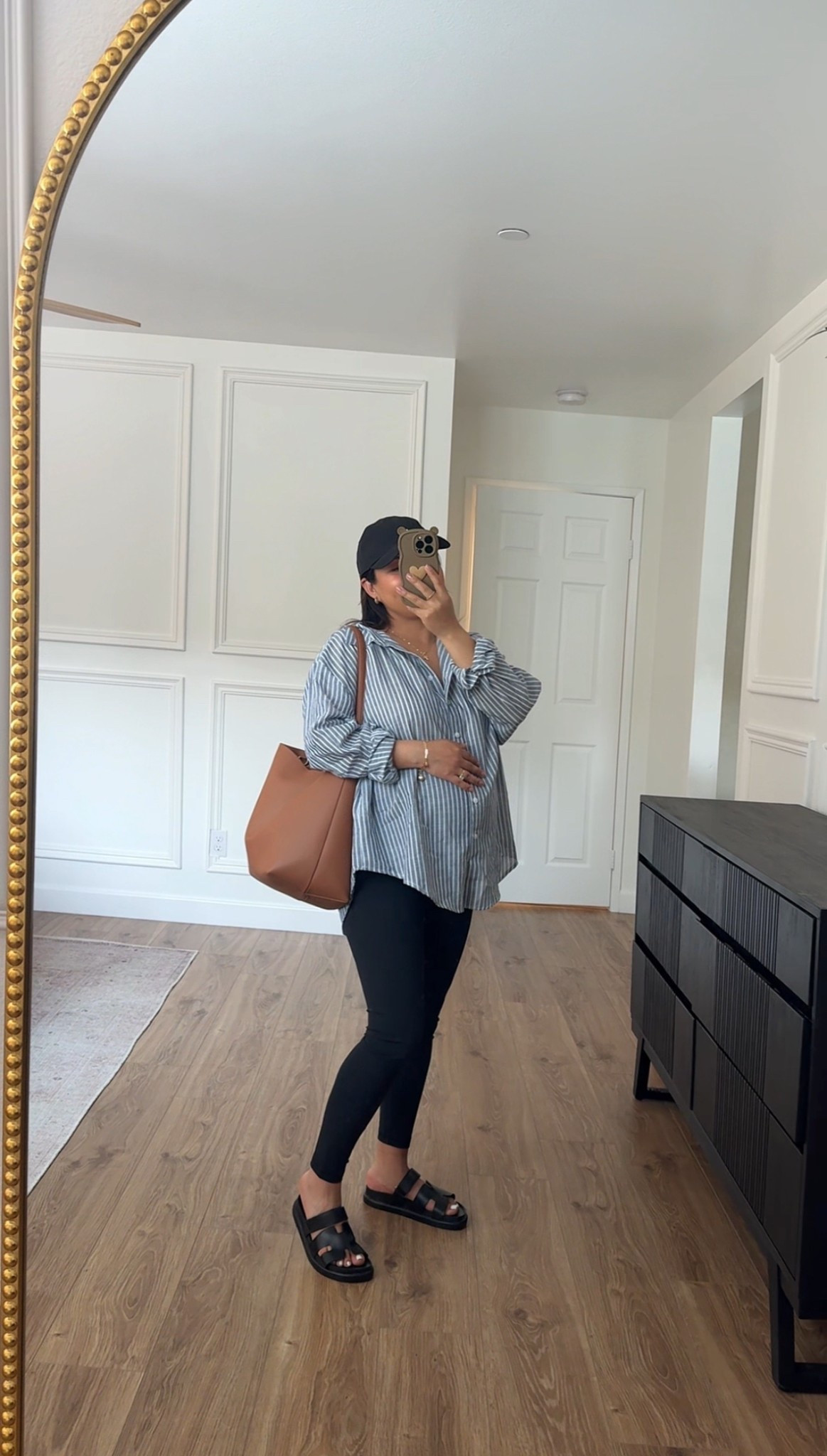 Casual comfy outfit. Leggings size small. 

#LTKBump #LTKPetite #LTKStyleTip