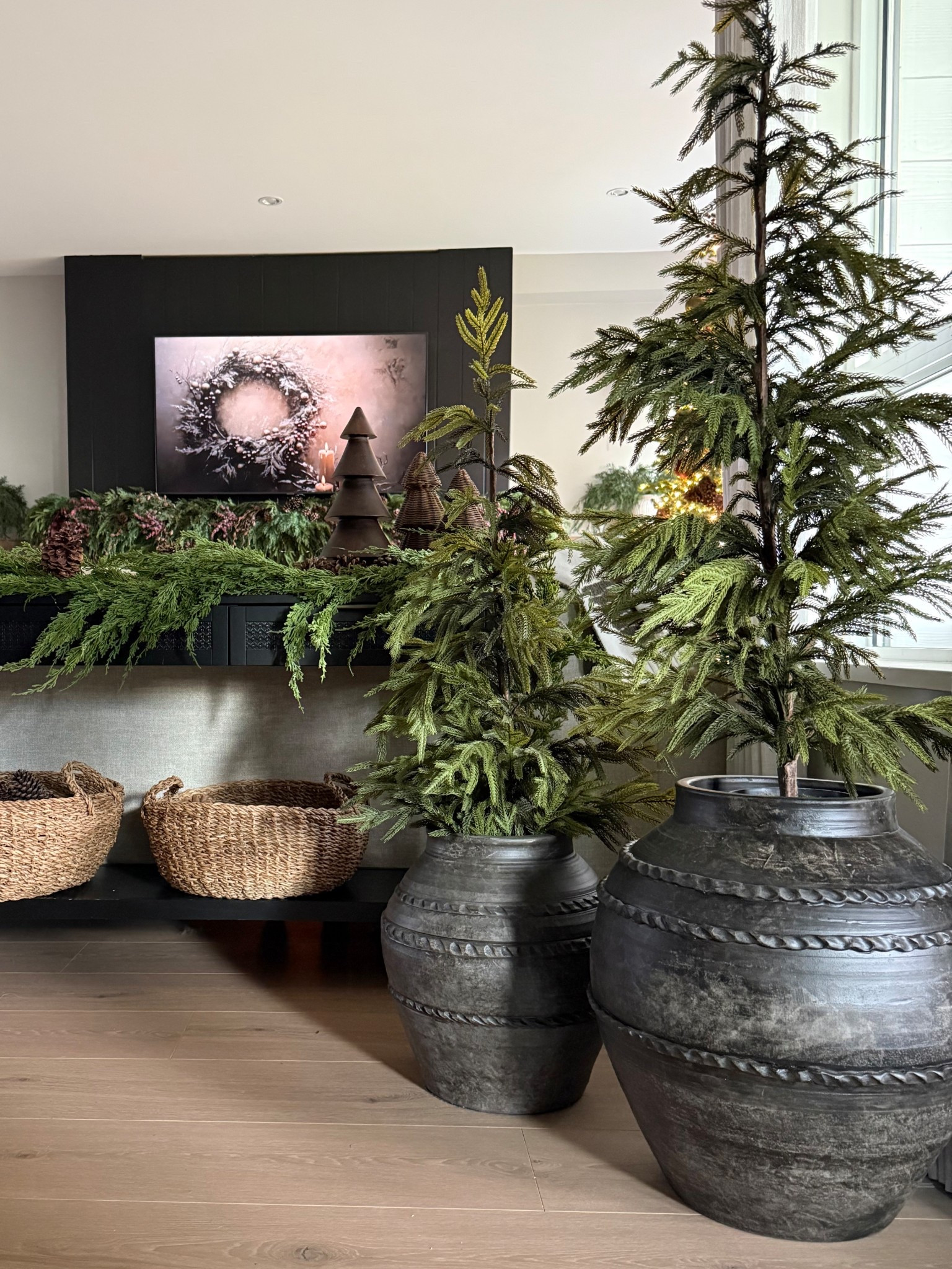 Wayfair’s End of Year Clearance is on now! 
I just love these oversized vases. Perfect for a large arrangement or faux tree! 
@Wayfair
#ad #wayfair #wayfairpartner 

#LTKSaleAlert #LTKHoliday #LTKHome