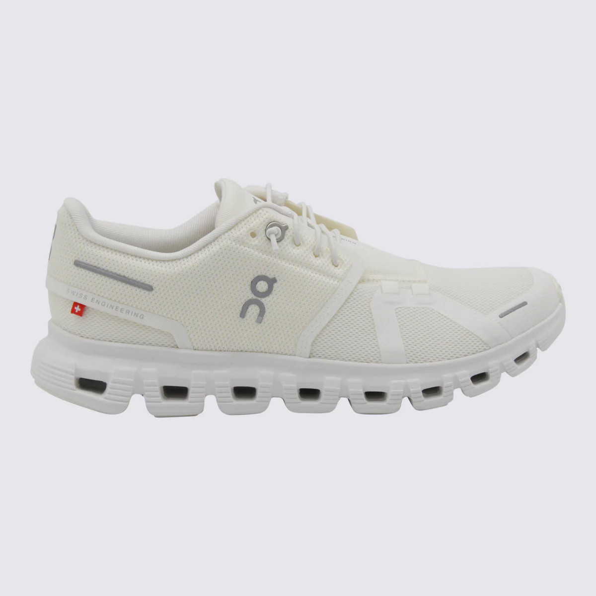 On Cloud Sneakers — White - 5½ | Italist Inc.