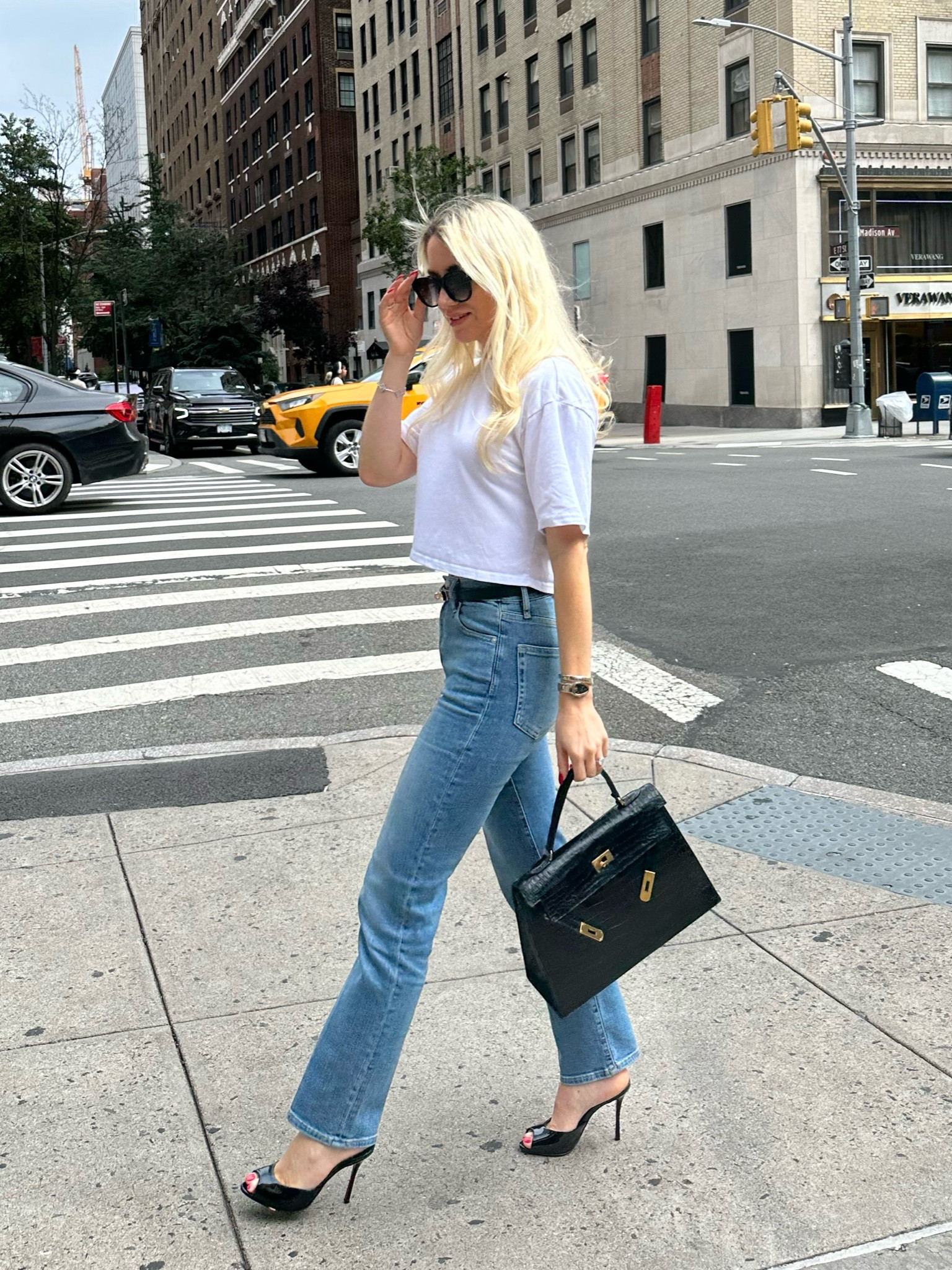 Easy fall outfit 

White tshirt - forever 21
Jeans- frame
Shoes- Louboutin
Bag - vintage Hermes Kelly 

#LTKItBag #LTKSeasonal #LTKStyleTip