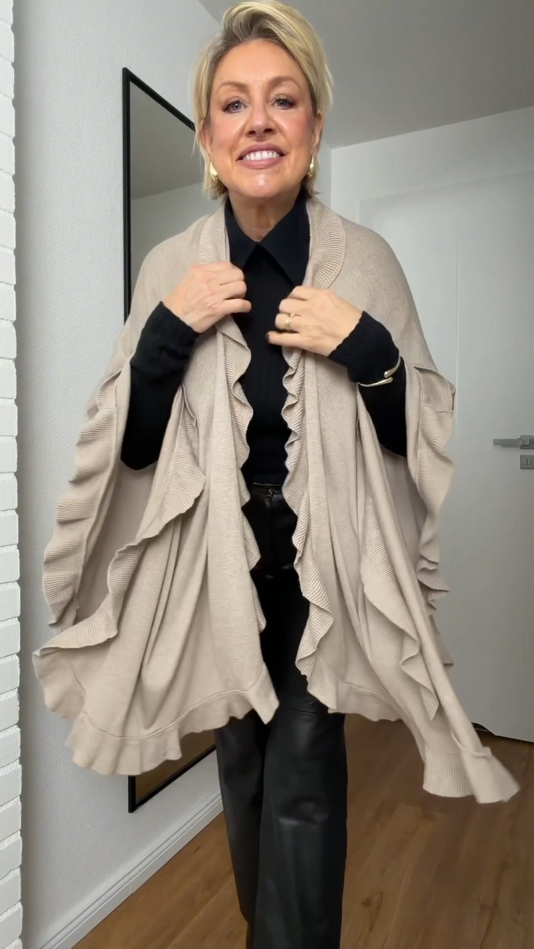 Poncho Trend 
Code: ula15bp
(Gültigkeit: 27.10 .-einschl. 29.10.2025; 15% auf Alles; einmalig einlösbar pro Kundin; gilt in DE App & Webshop)


#LTKü50 #LTKautumn #LTKstyletip