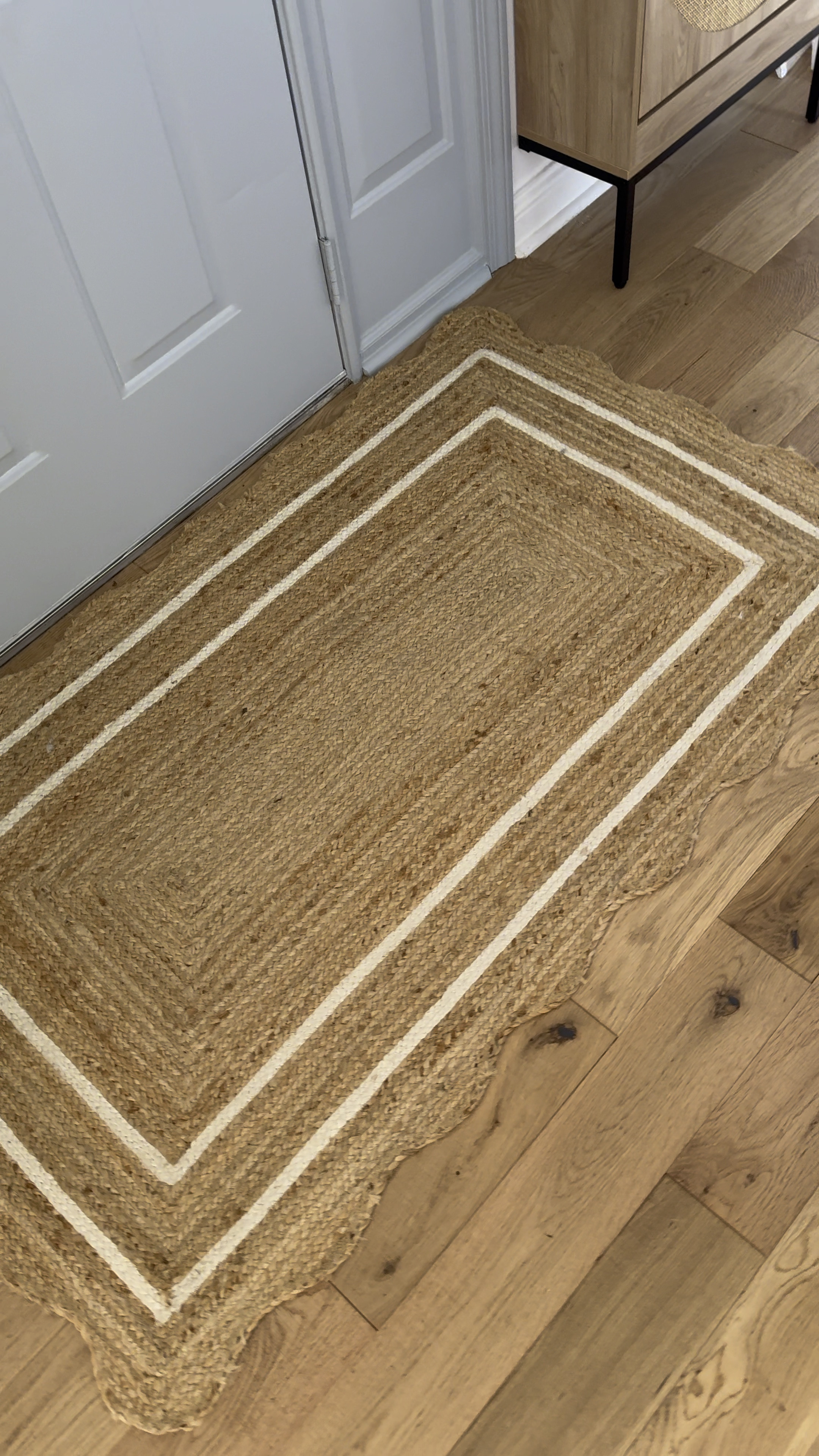 Serena and Lily inspired entryway rug.. from Amazon! 👏🏻

#LTKhome #LTKVideo