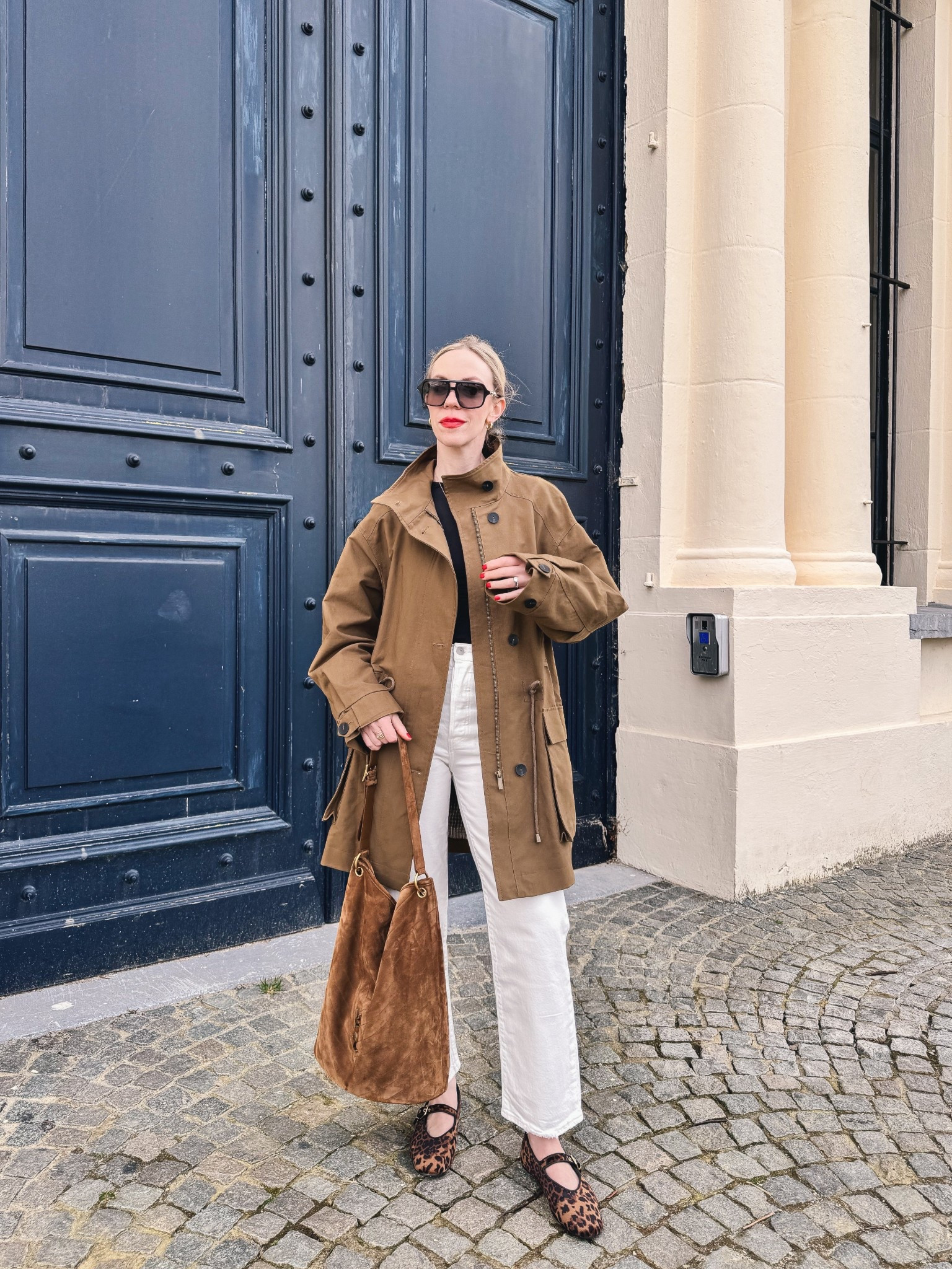 Spring outfit, travel look, @Zara cotton utility jacket, @Levi's white ankle jeans, leopard print ballet flats, suede YSL bucket bag

#LTKSeasonal #LTKootd #LTKTravel