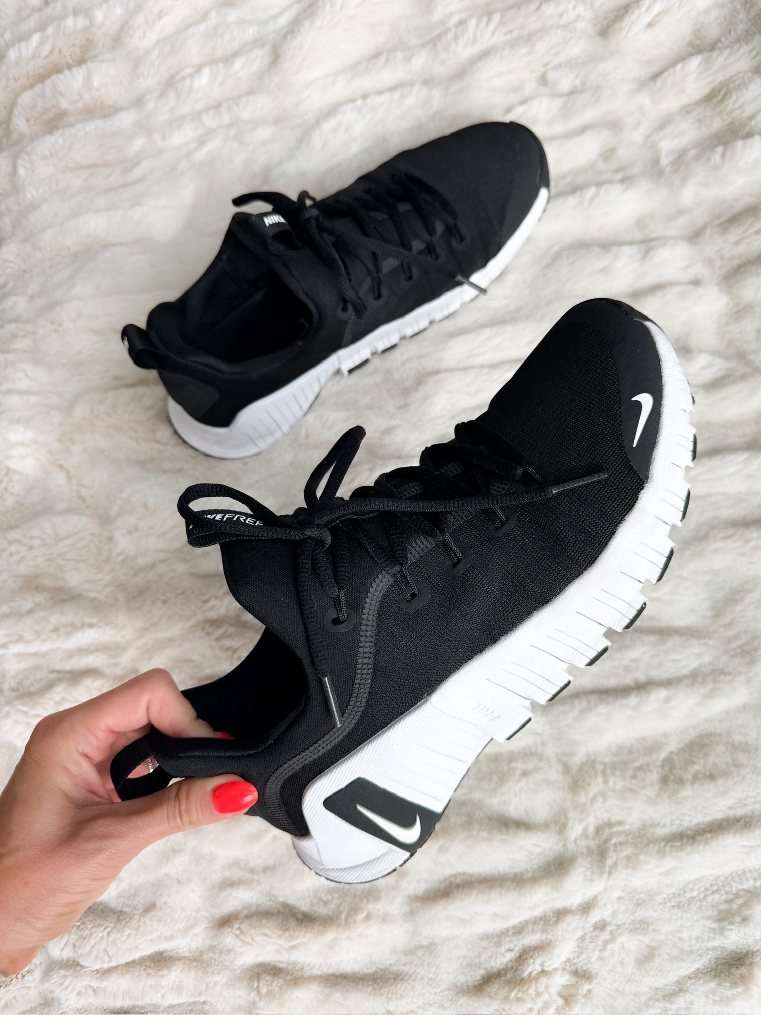 Nike shoes, gym sneakers, training sneakers, workout shoes, gym shoes, Annabrstyle

#LTKActive #LTKfitnessgoals #LTKselfcare